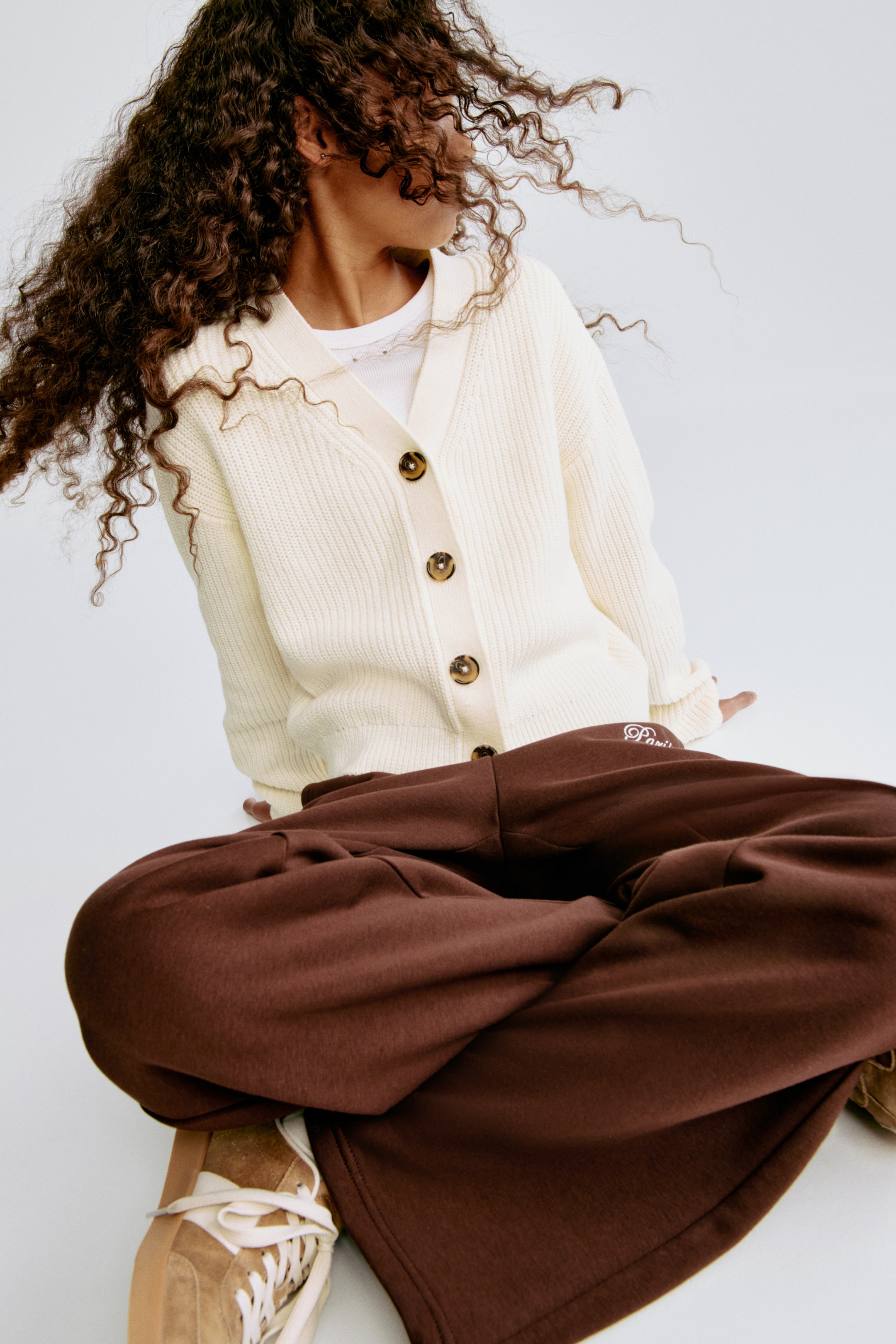 Visa större bild: Ribbstickad kofta - Crèmevit - BARN | H&M SE 2