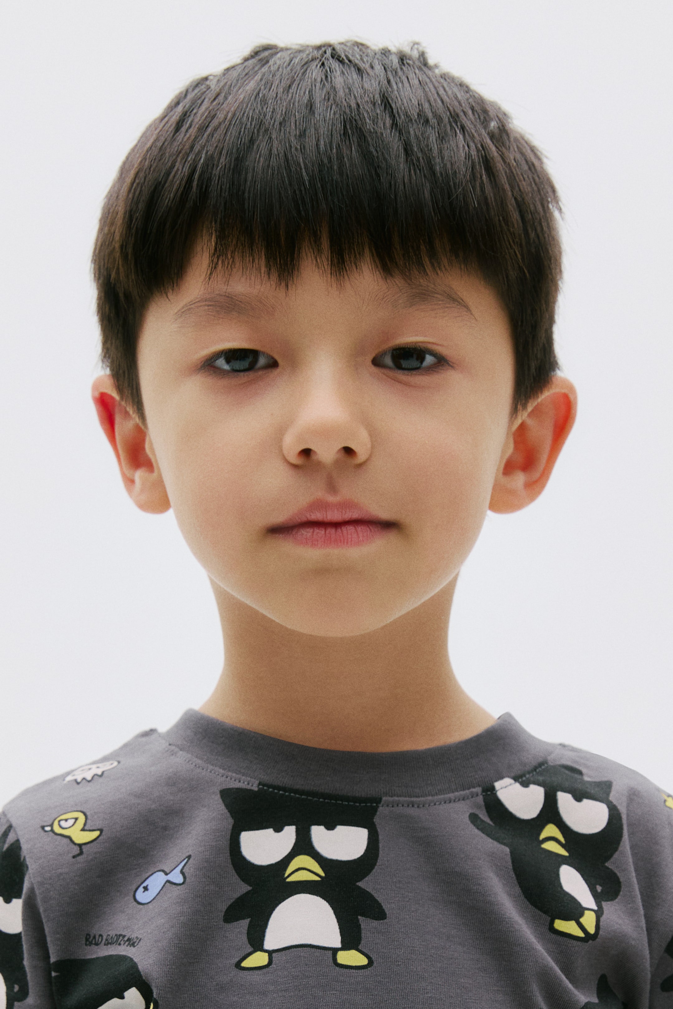 拡大画像を表示: プリントコットンパジャマ - ダークグレー／バッドばつ丸 - Kids | H&M JP 3