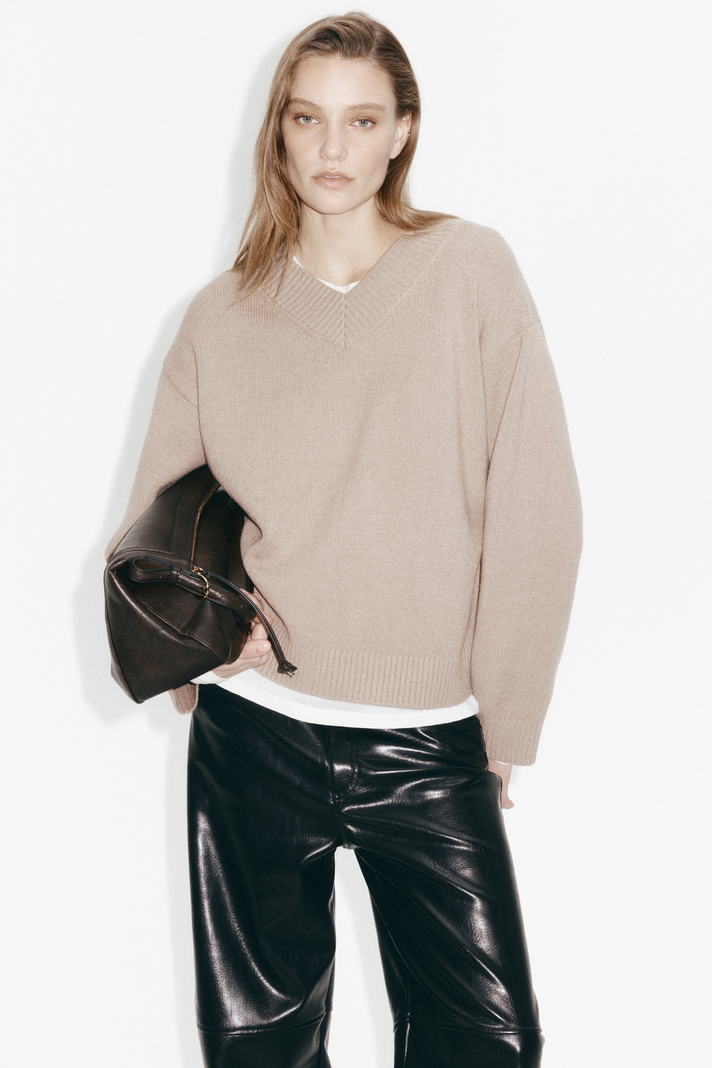 Pull à encolure en V - Taupe/Vert foncé/Jaune clair/Noir/Crème