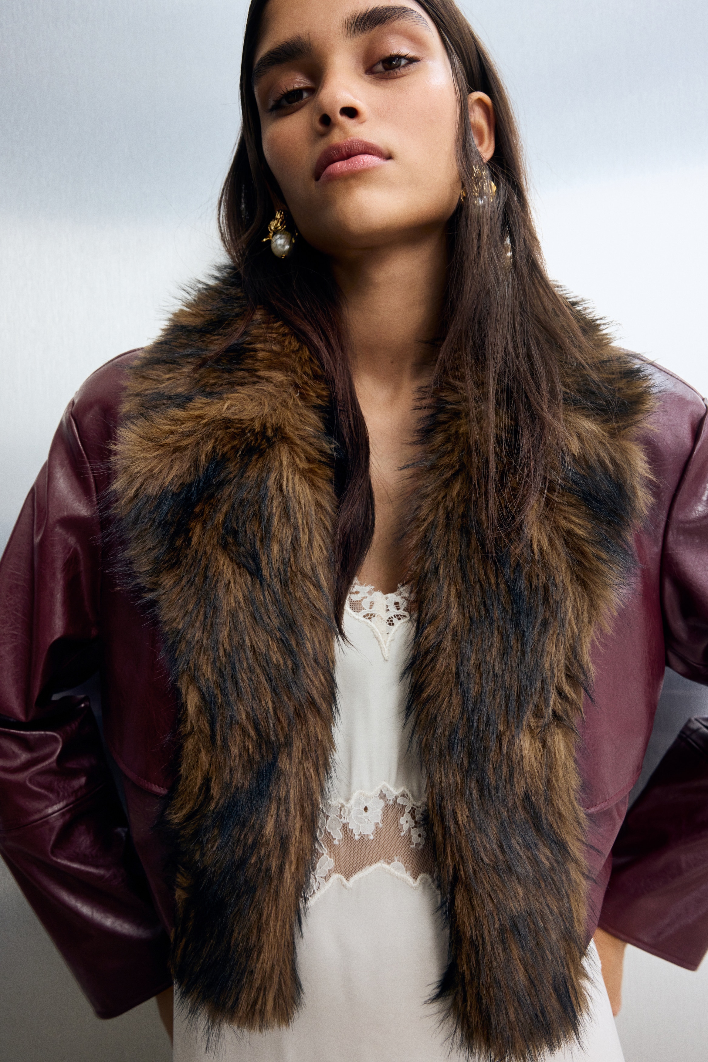 Cropped μπουφάν από ύφασμα με ειδική επεξεργασία - Μπορντό/καφέ