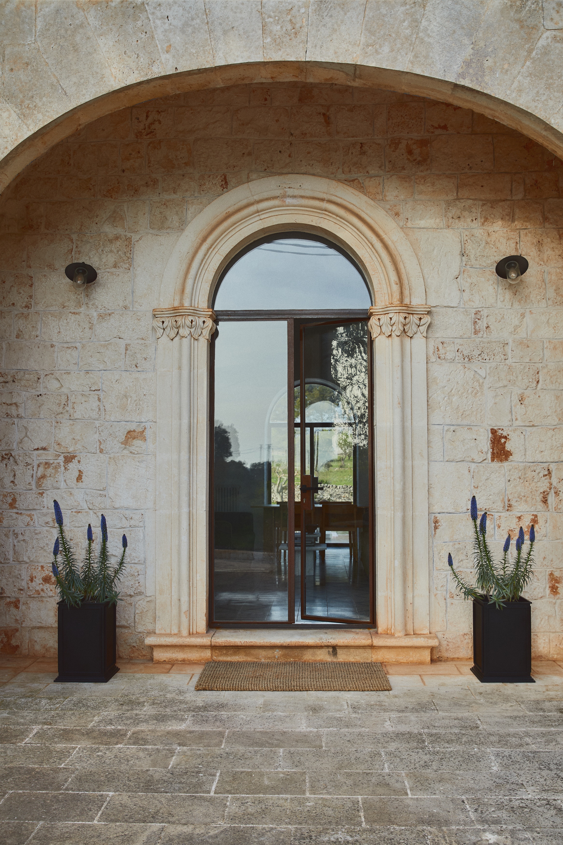 Vaso alto em metal - Preto