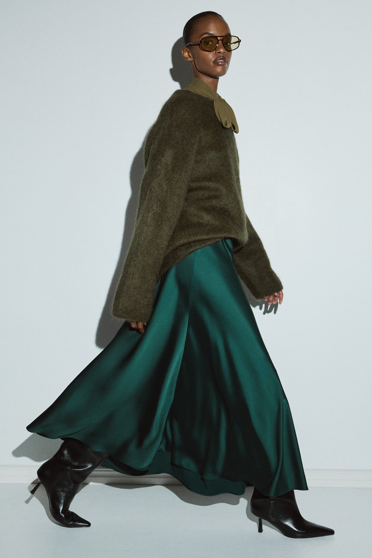 Satin Maxi Skirt Dark green Ladies H&M US