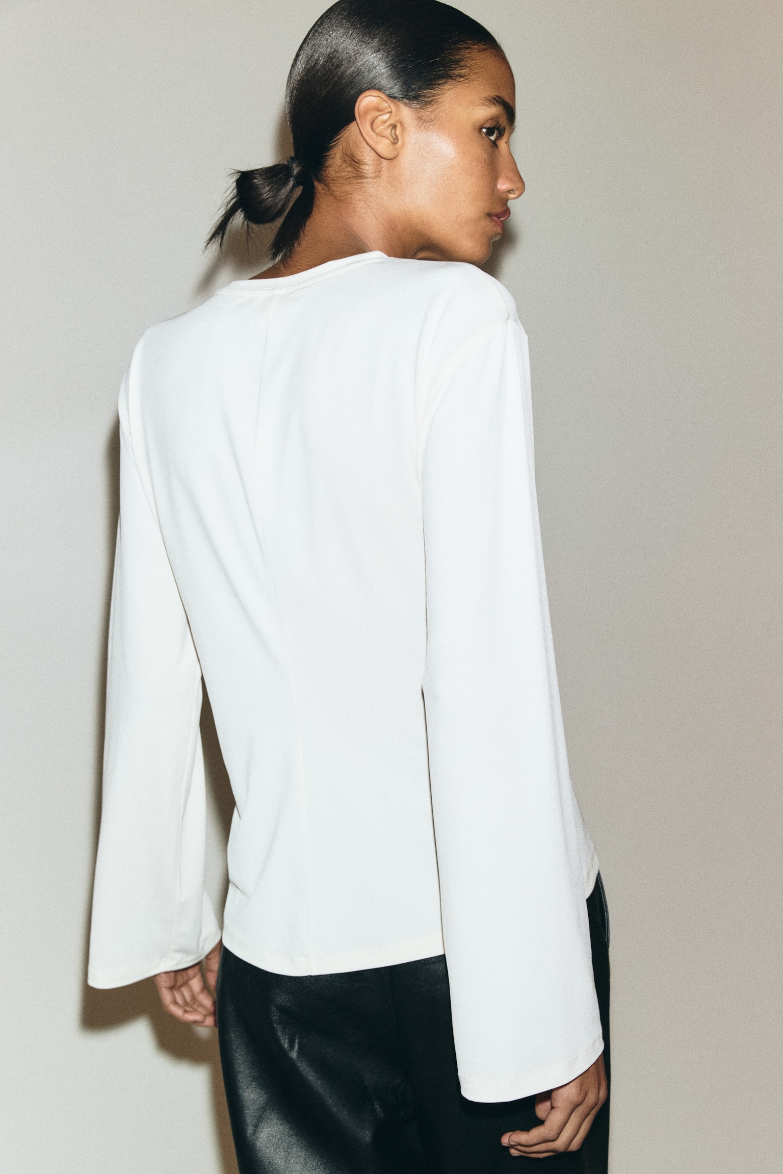 Twist-detail top - Light beige/Black/Blue - 5