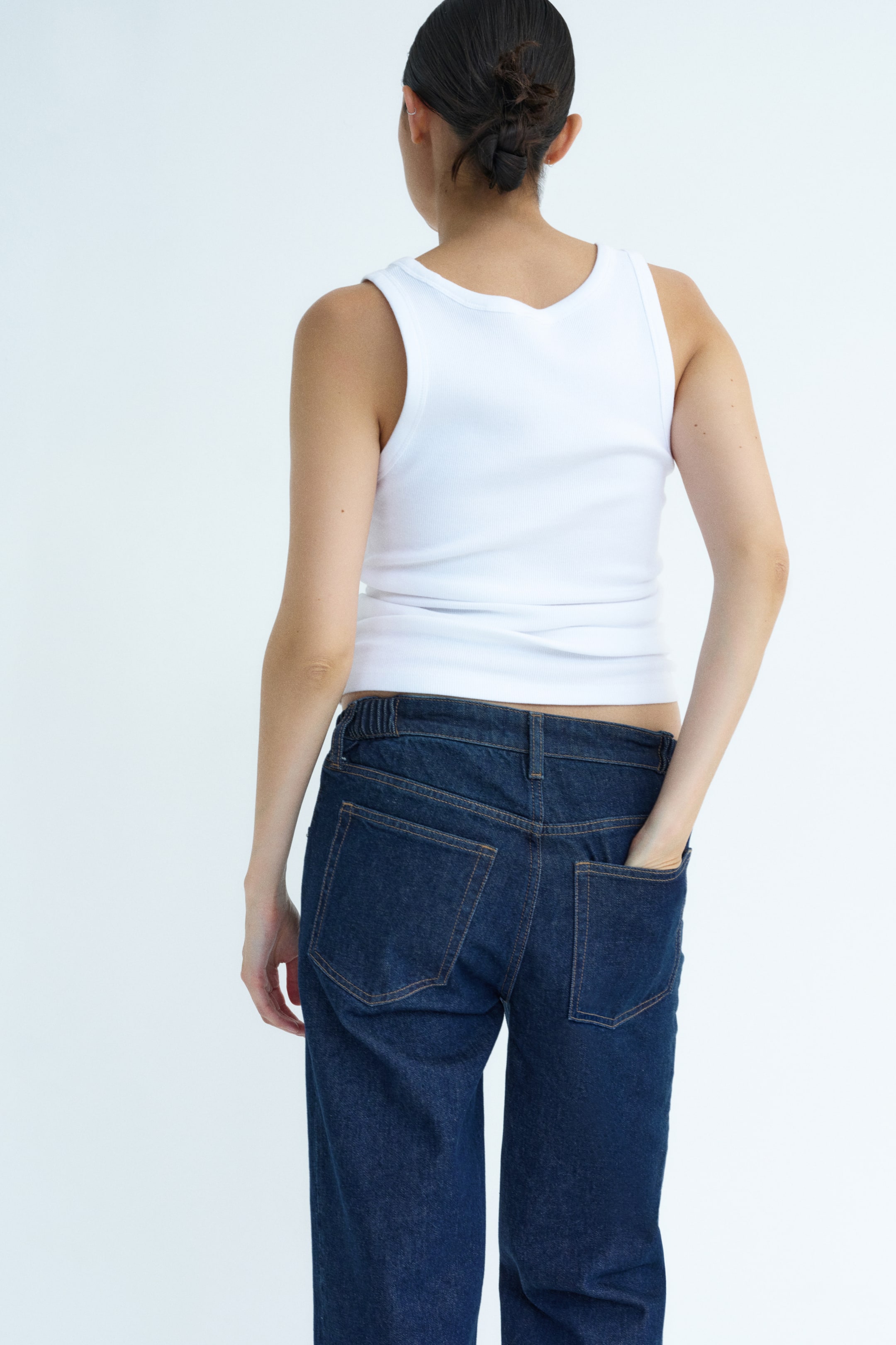 MAMA Straight Low-Waist Jeans