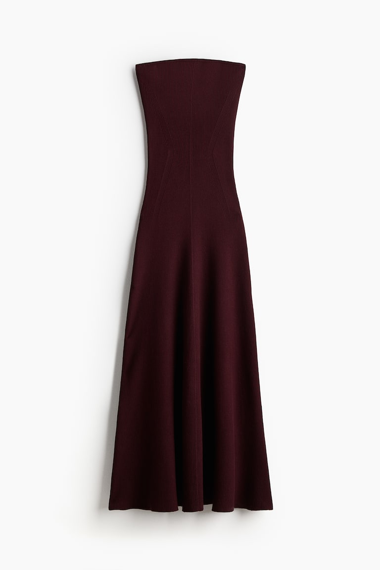 princess polly baby blue dress  Elevate your holiday wardrobe with this show-stopping velvet gown!  Perfect for every festive occasionfrom holiday parties and Christmas Eve  dinners to romantic date nights and elegant galas. Featuring a  curve-enhancing bustier
