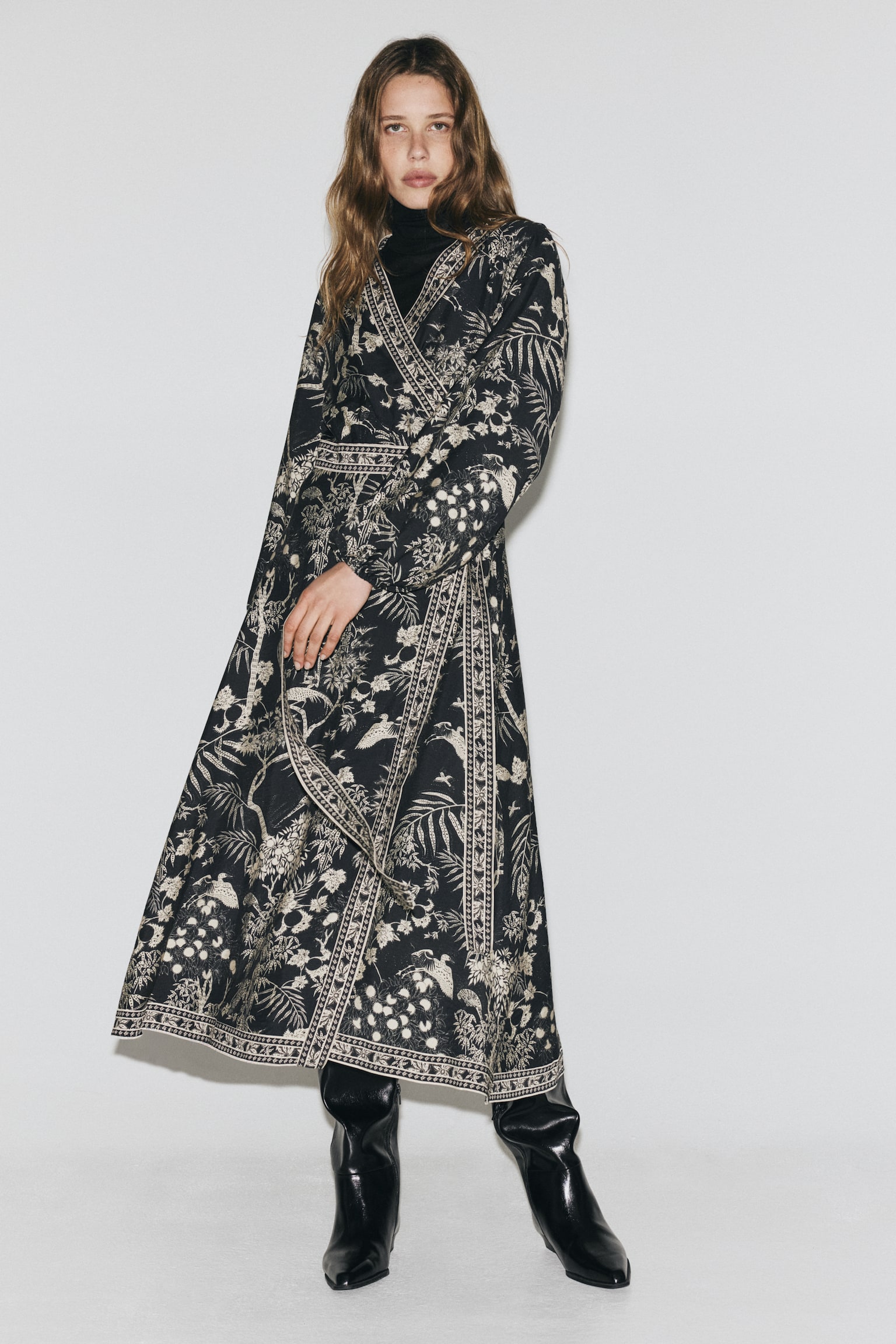Long-sleeved wrap dress - Black/Patterned - 1