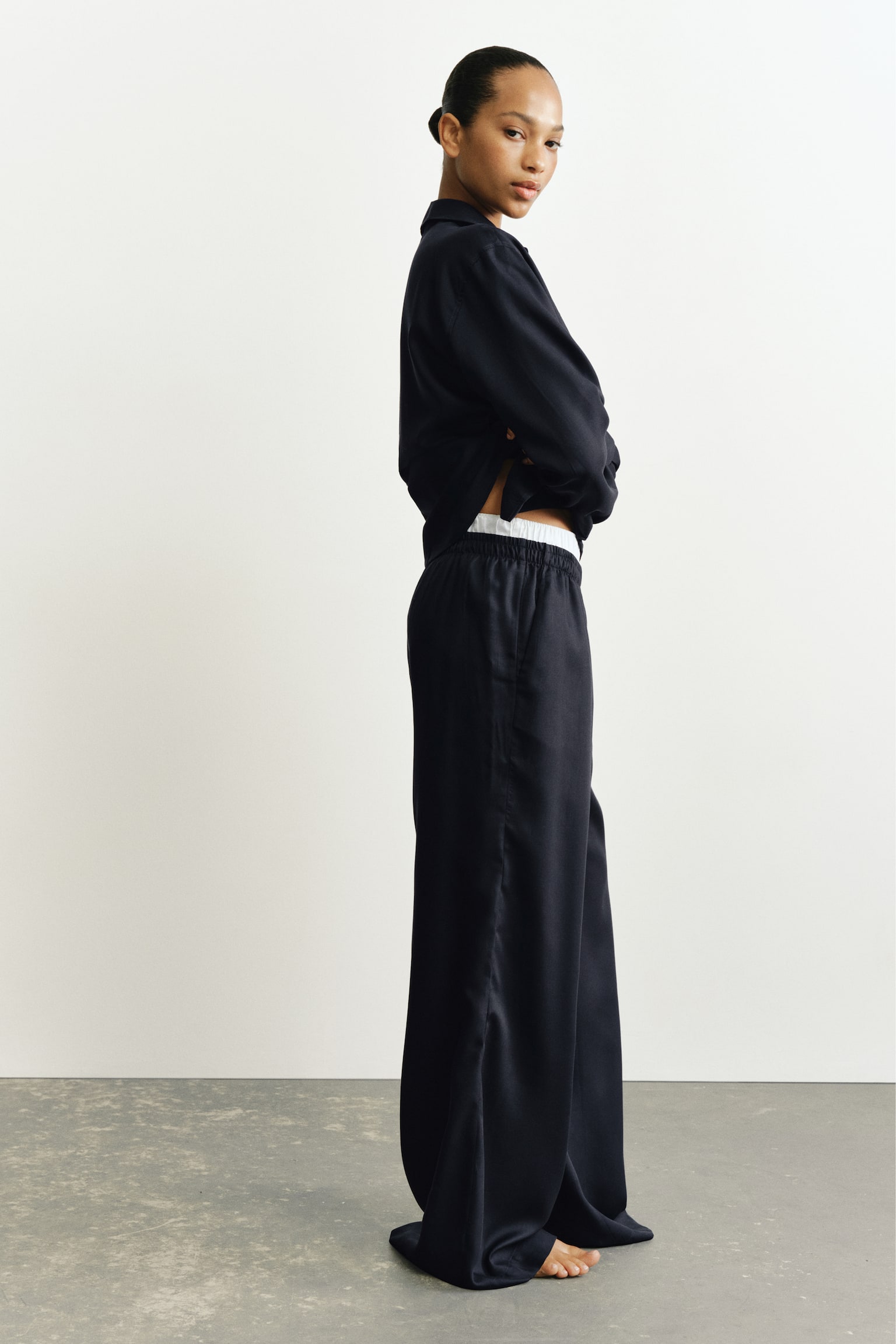 Женская рубашка H&M Lyocell Twill, цвет: Тёмно-синий — фото 4