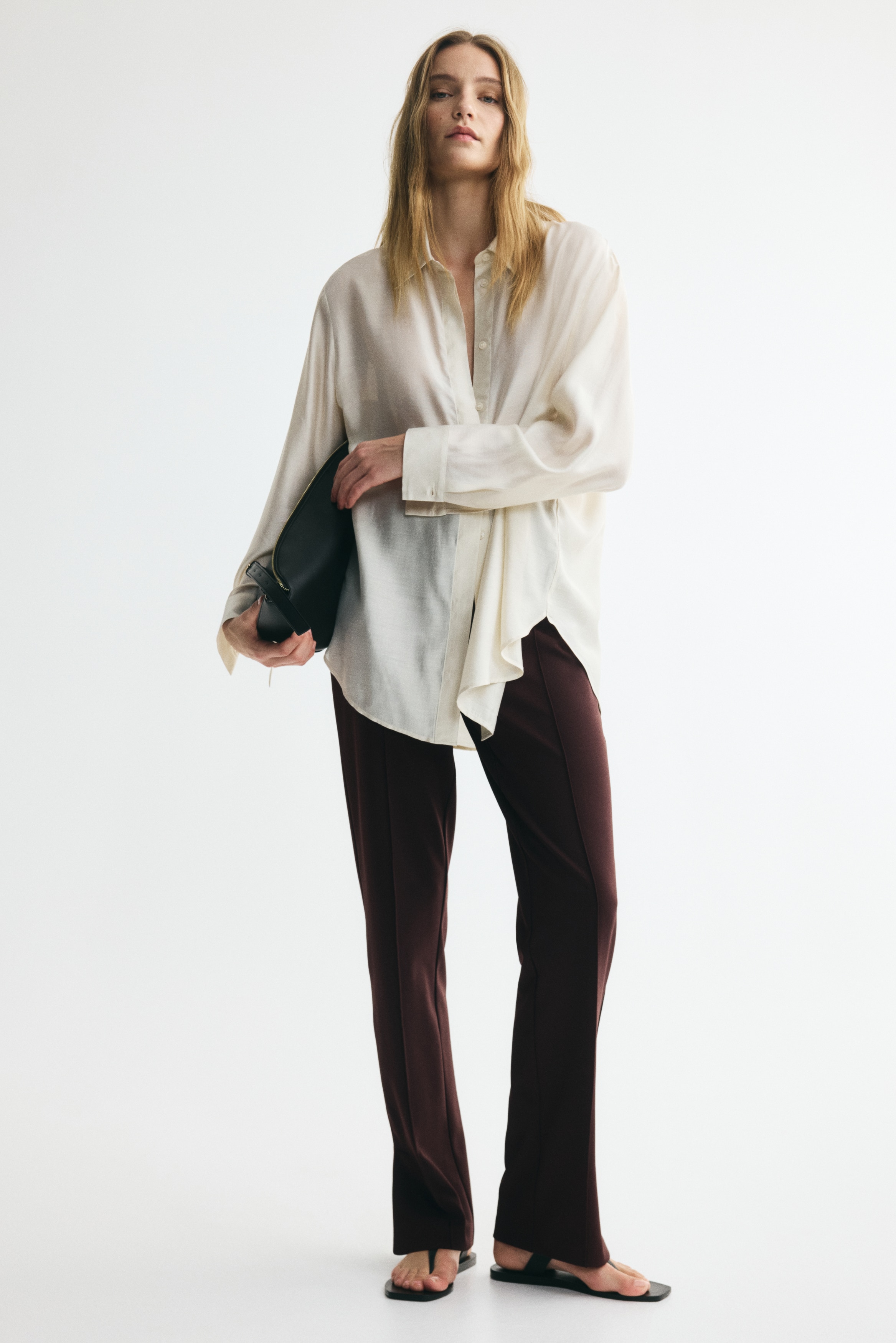 Cigarette trousersModel