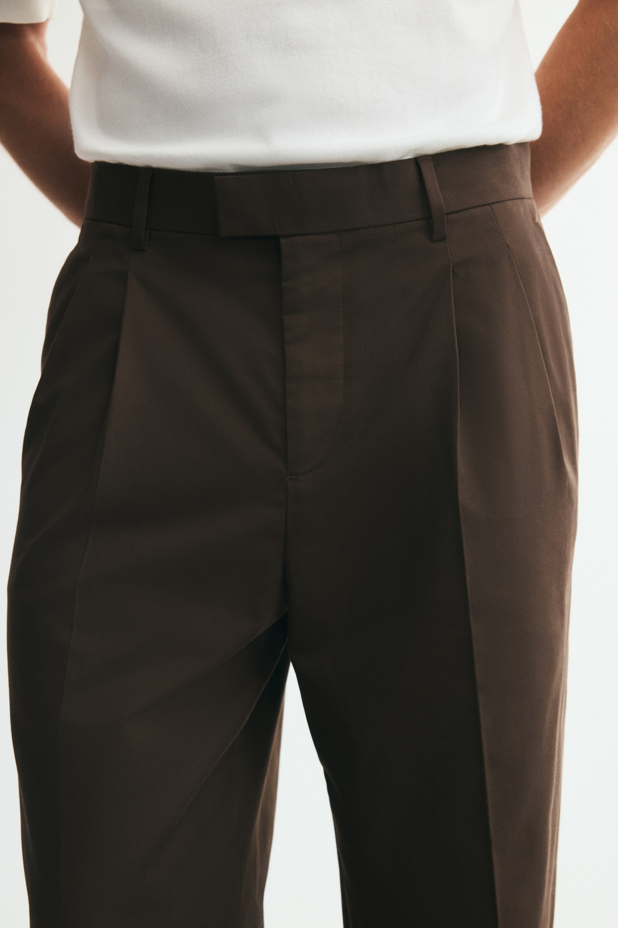 Loose-Fit Tailored Pants