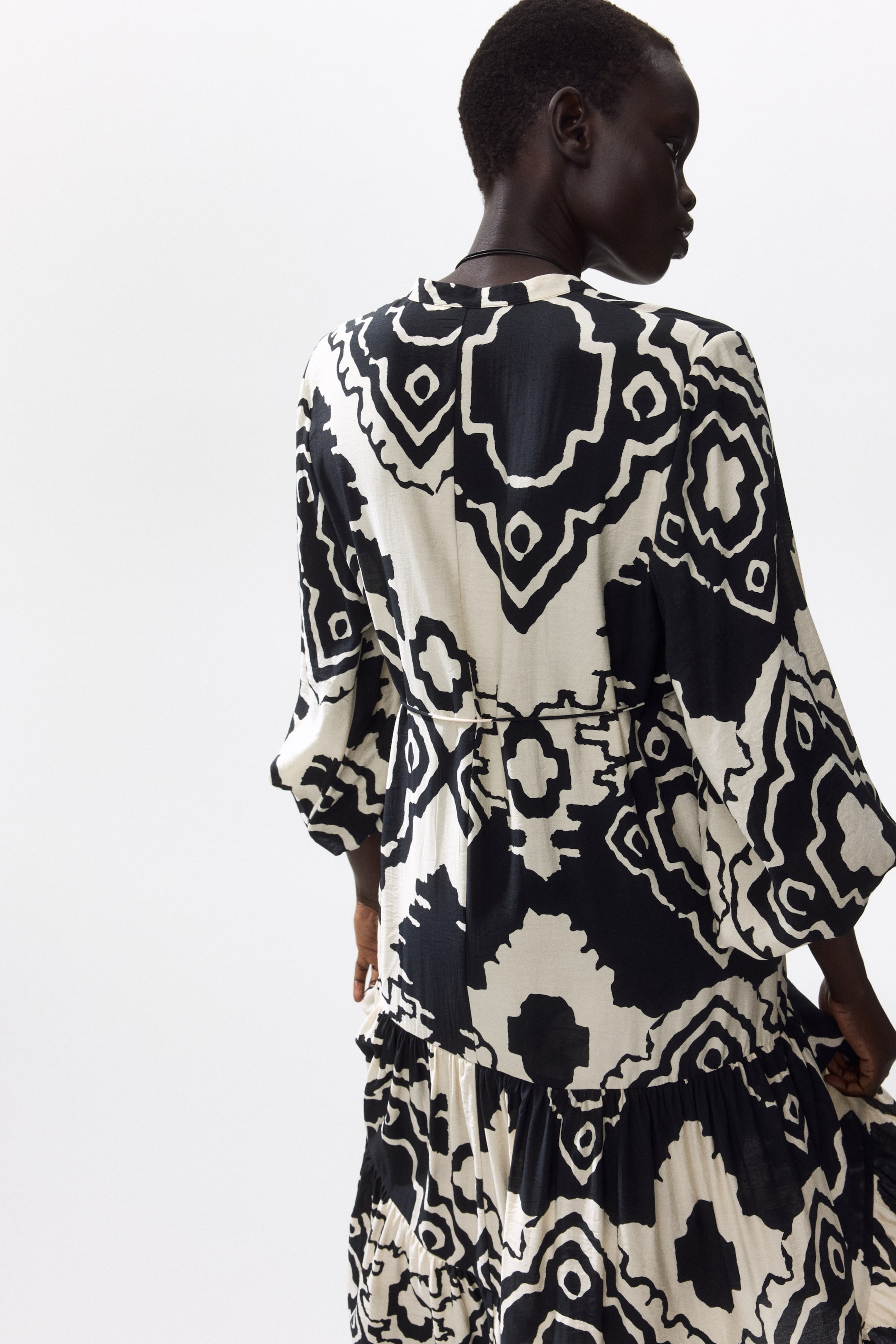 Женские платья H&M Printed Tiered Dress — фото 5