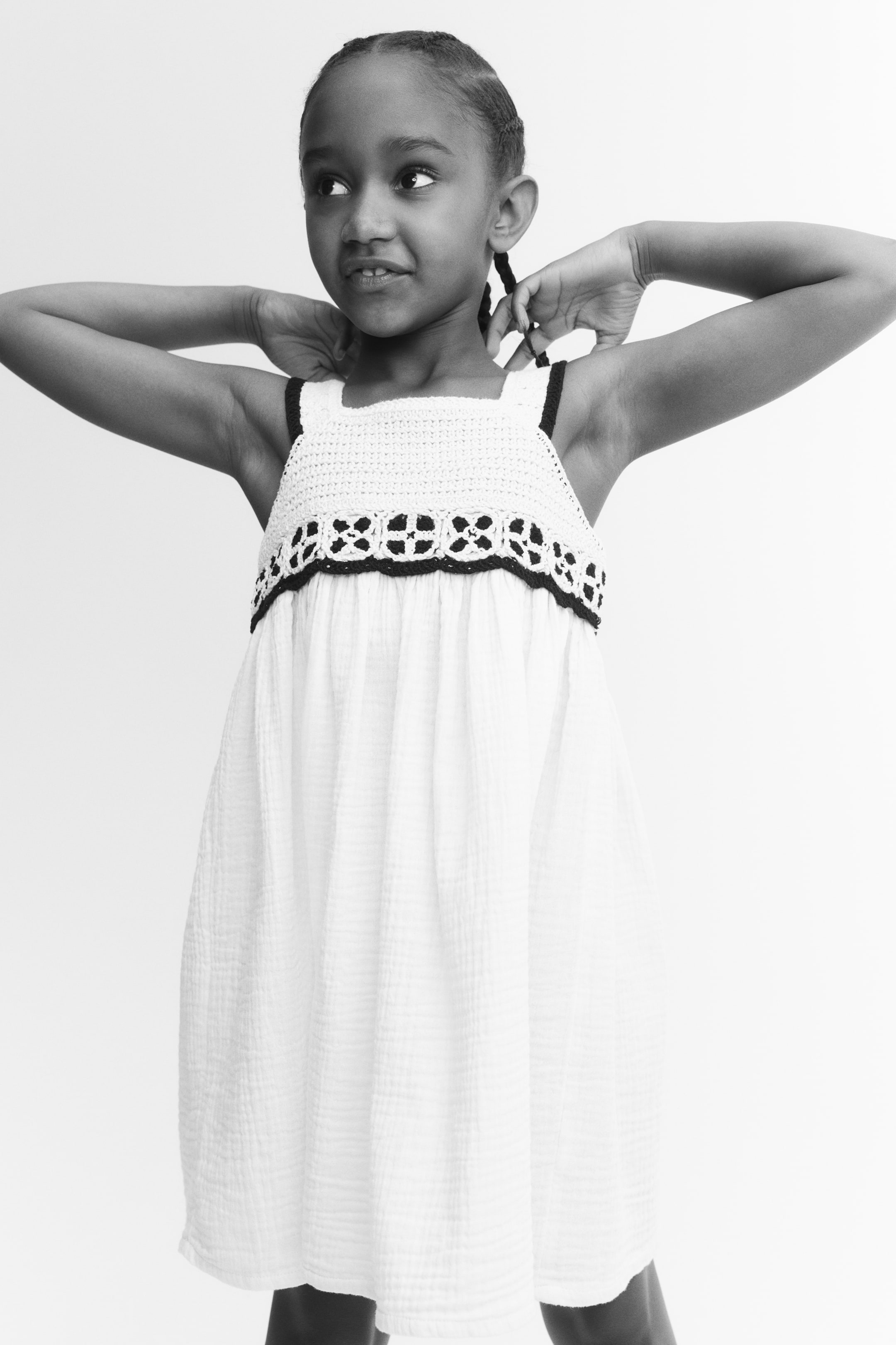 Robe en mousseline avec détail d'aspect crocheté