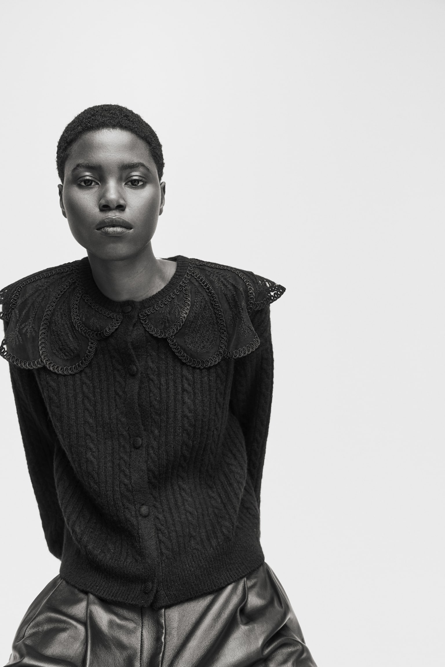 レースカラーカーディガン - ブラック - 1