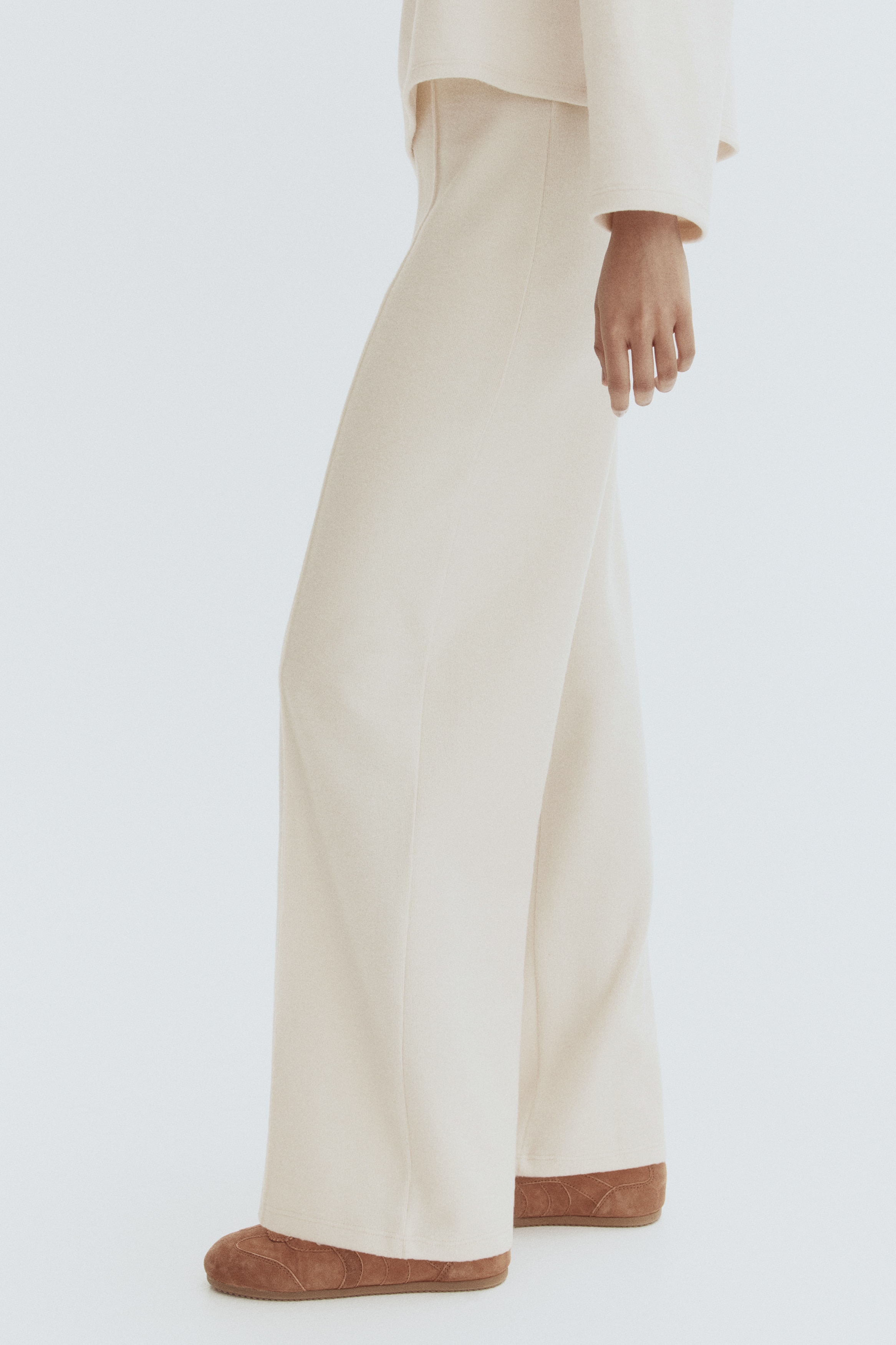 Crease-leg trousers