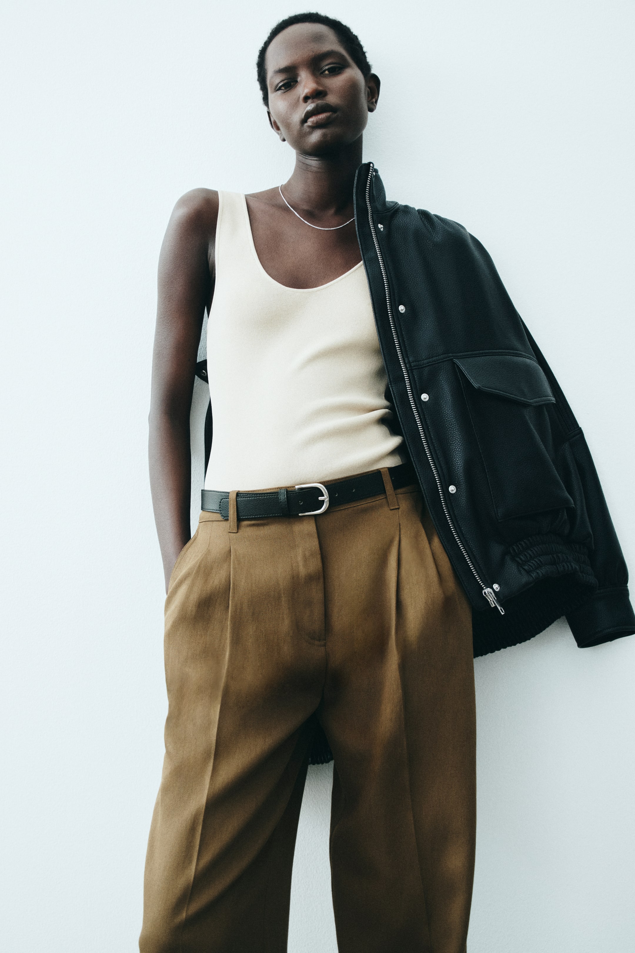 Women's Dark olive green Linen-Blend Dress Pants | H&M CA