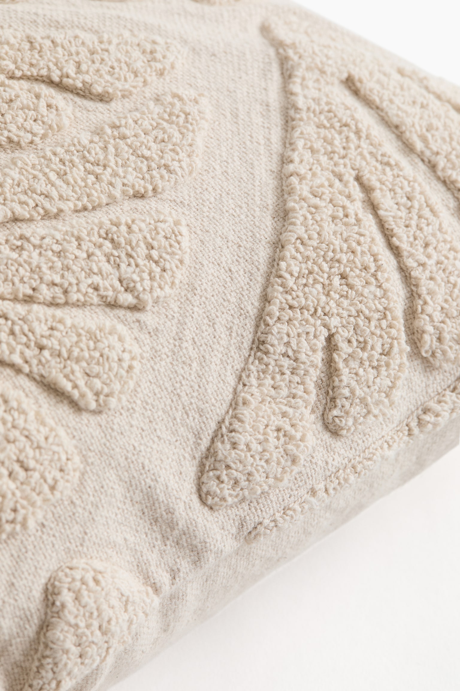 Tufted-motif cushion cover - 3