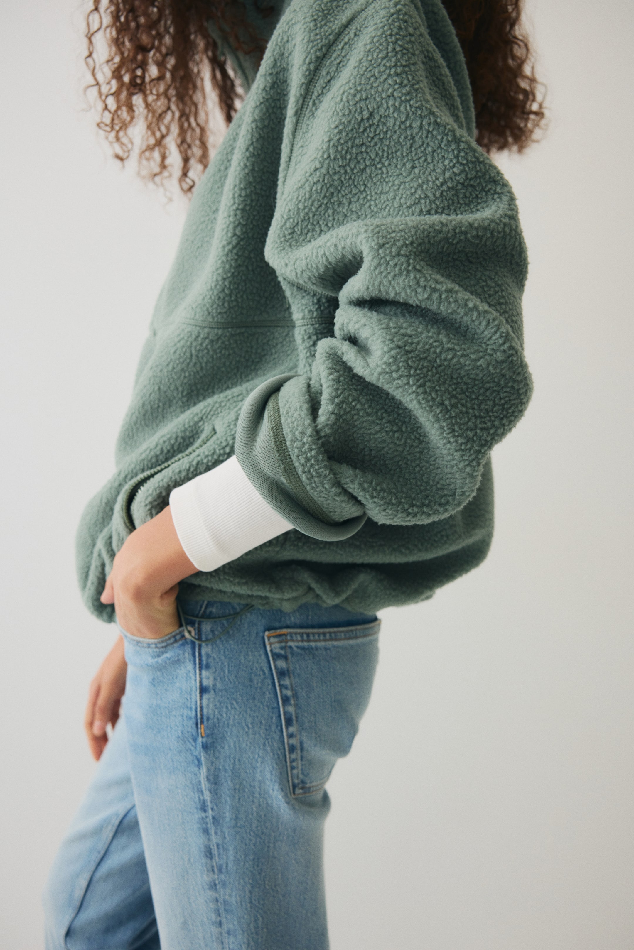 Zobraziť väčší obrázok: Teddy bunda - Tlmená smaragdovozelená - ŽENY | H&M SK 4