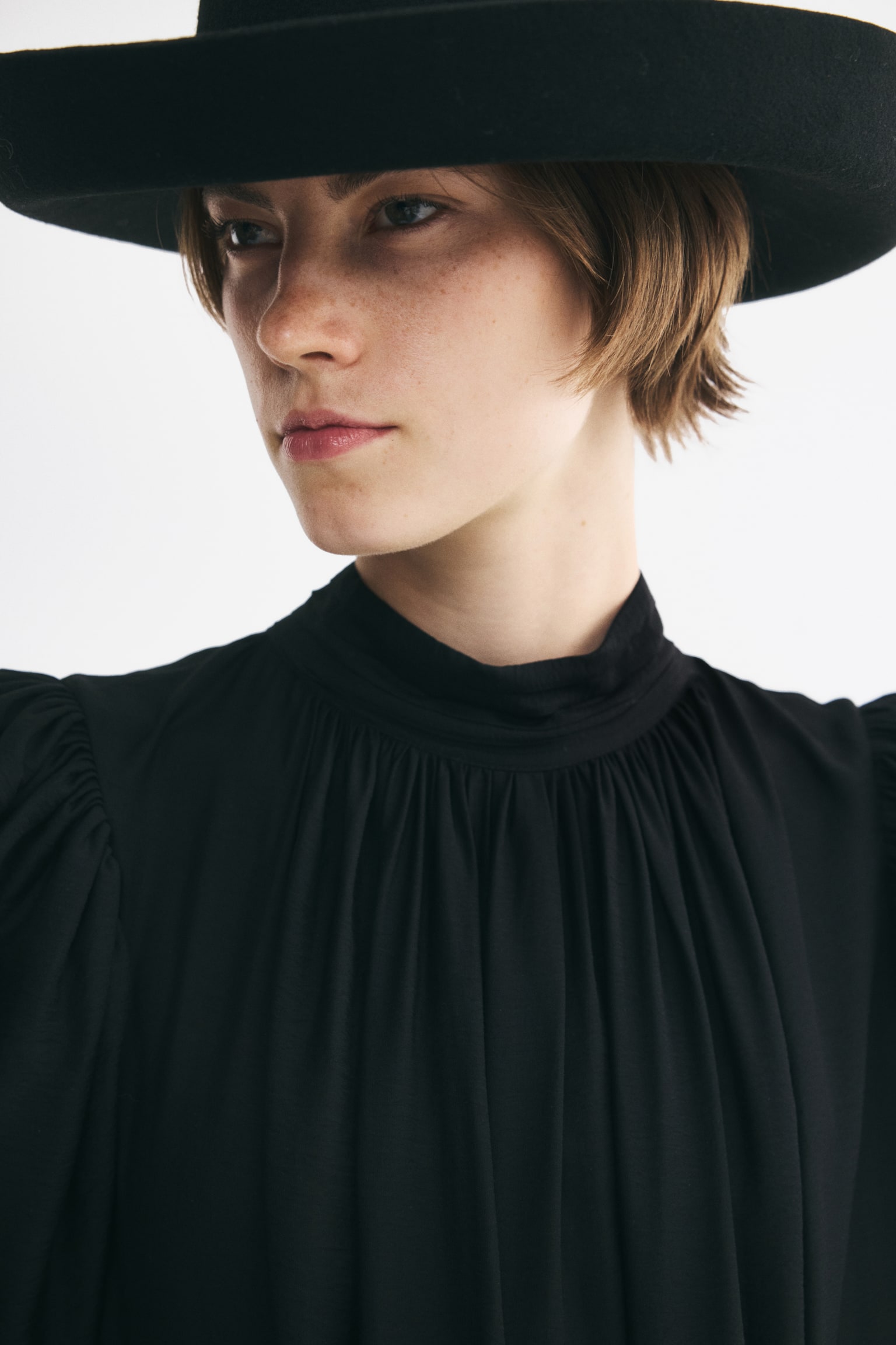 Женское платье H&M Balloon-Sleeved Tiered, цвет: Чёрный — фото 6