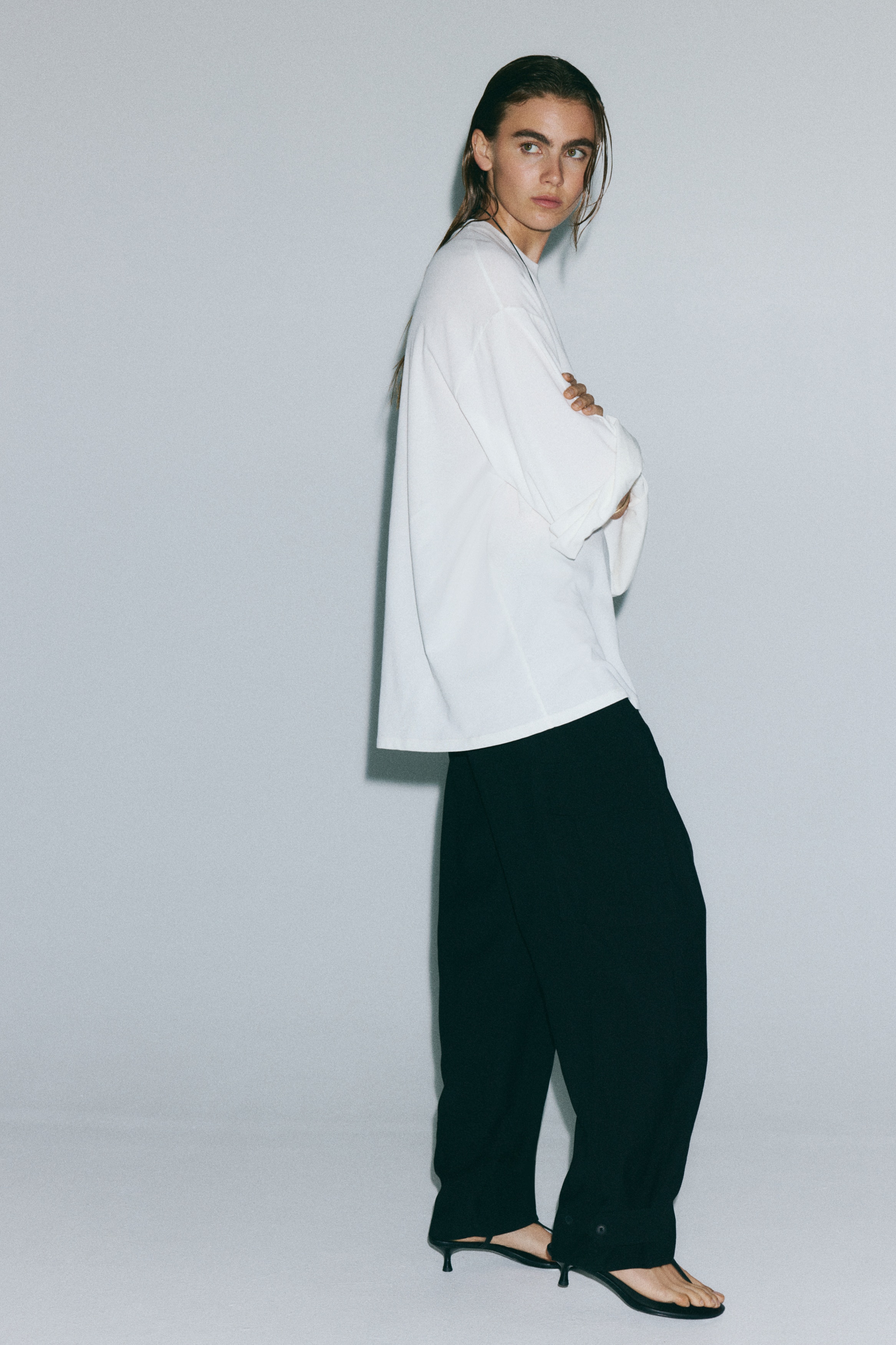 Barrel-Leg Cargo Pants - thumbnail 3