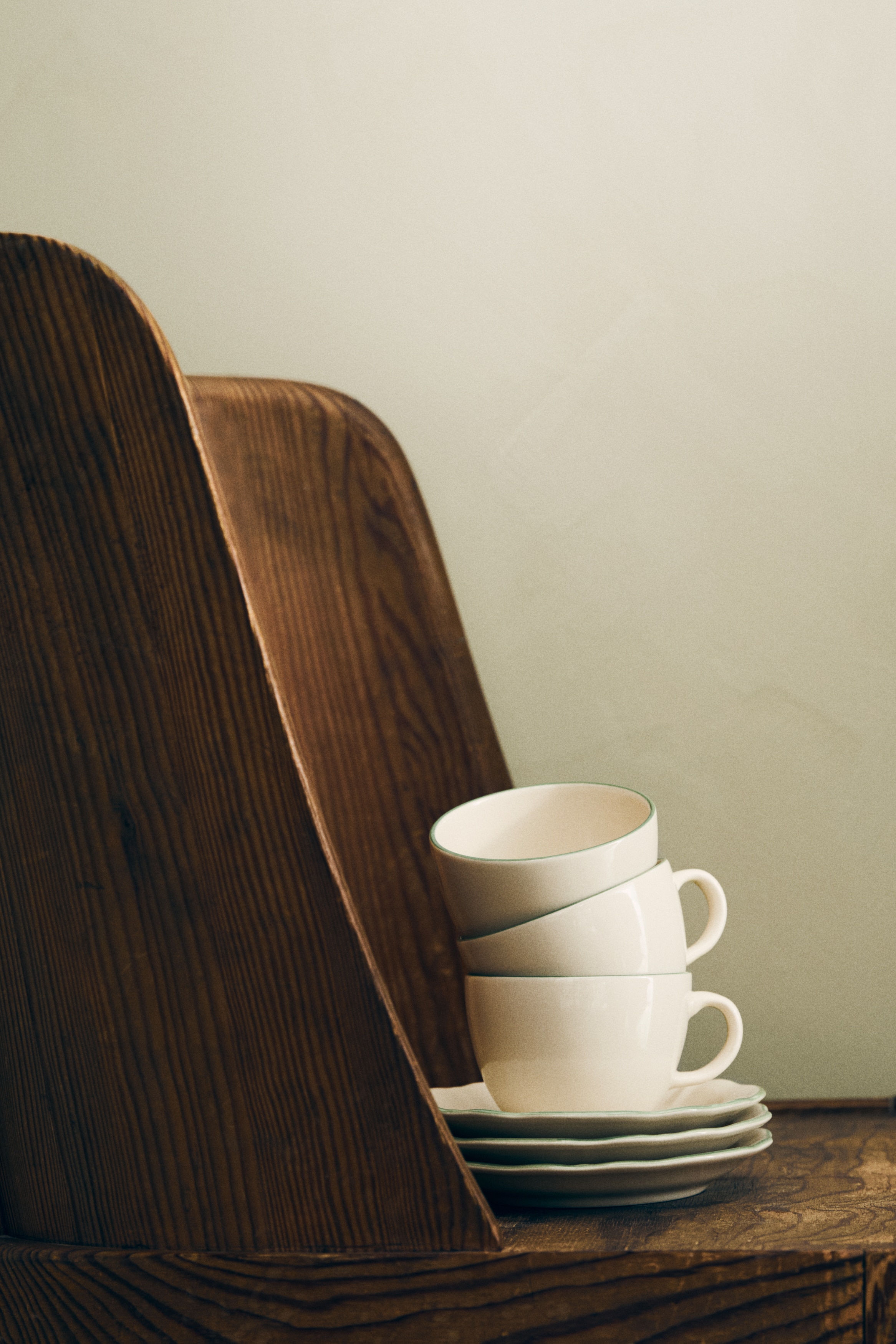 2-Pack Stoneware Cup and Saucer - Green/light beige/Light beige/pink/Light beige/red