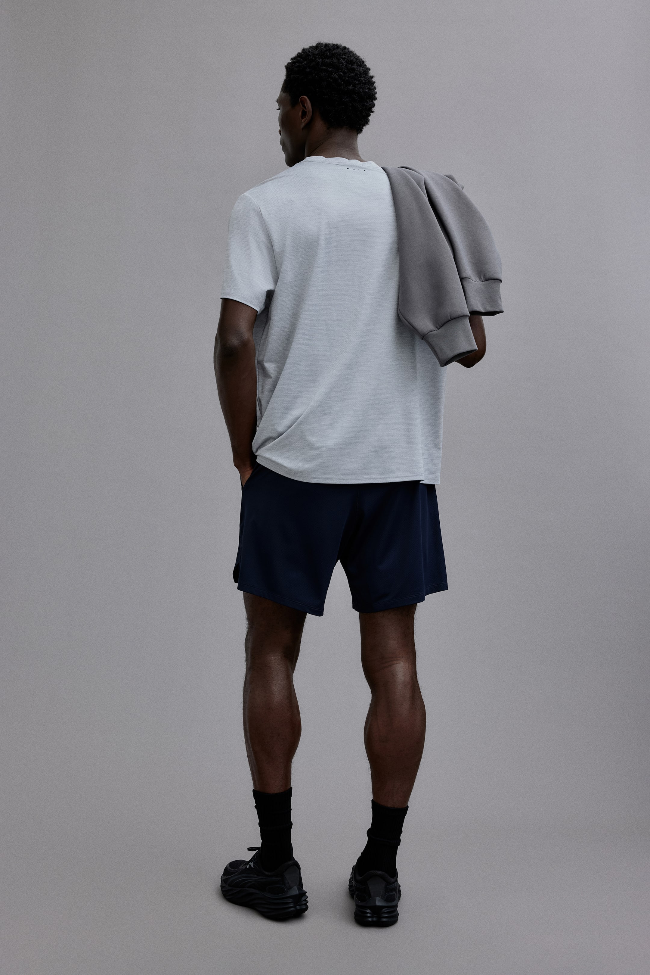 Zobrazit větší obrázek: Sportovní šortky DryMove™ - Námořnická modř - MUŽI | H&M CZ 3