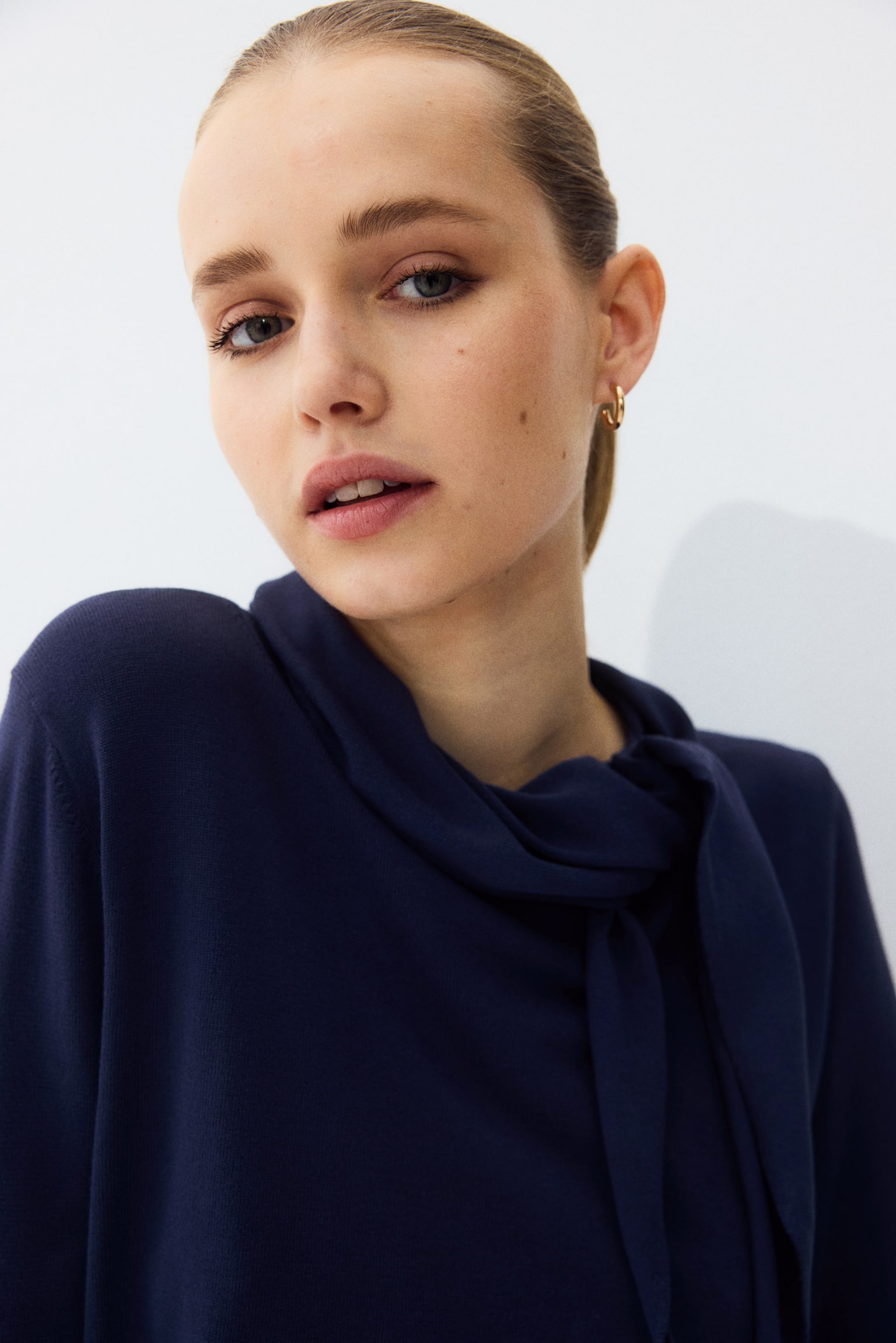 Svetr s šátkovým límcem - Námořnická modř/Bleděmodrá - 5