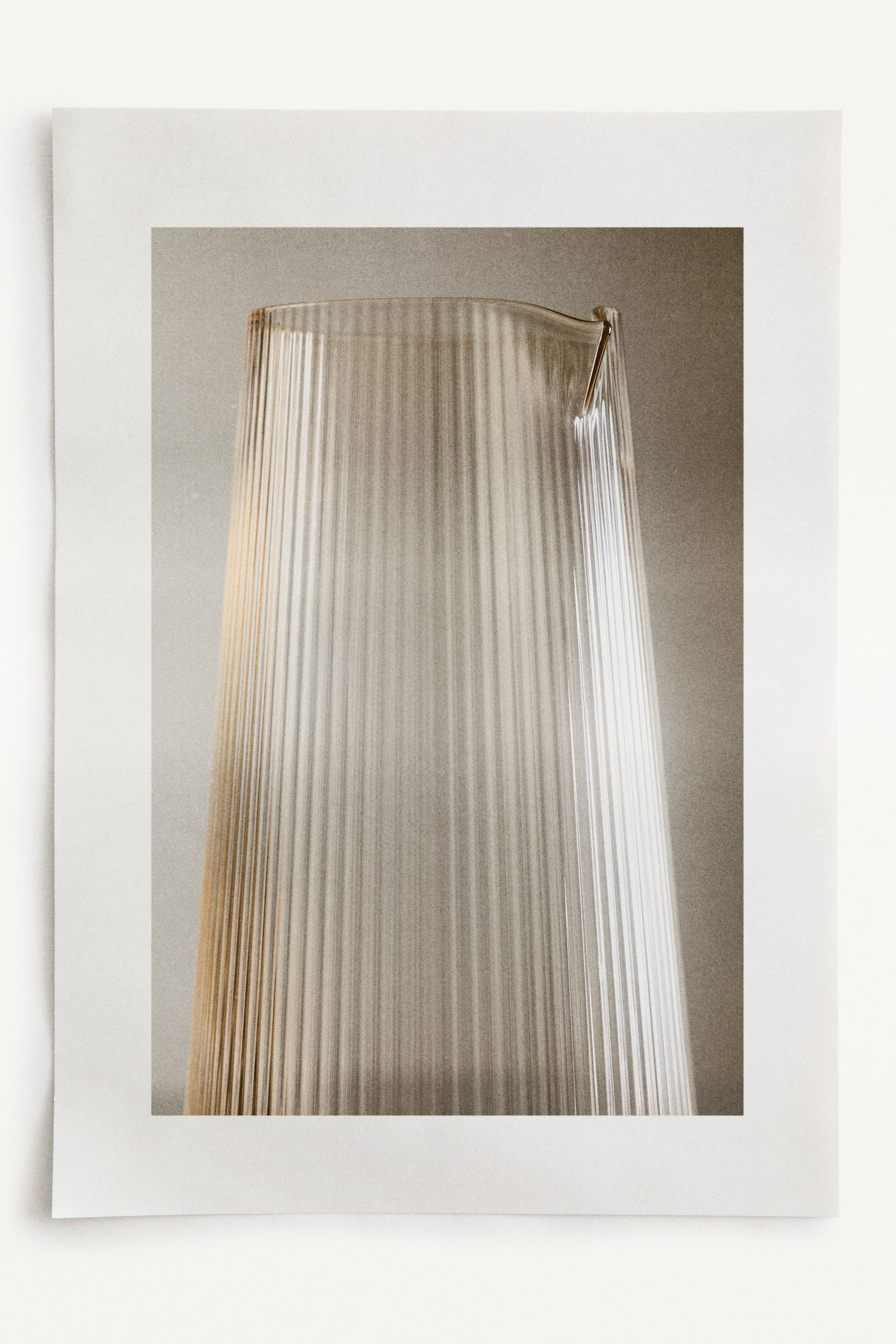 Garrafa de mesa em vidro com efeito estriado - Bege - 2