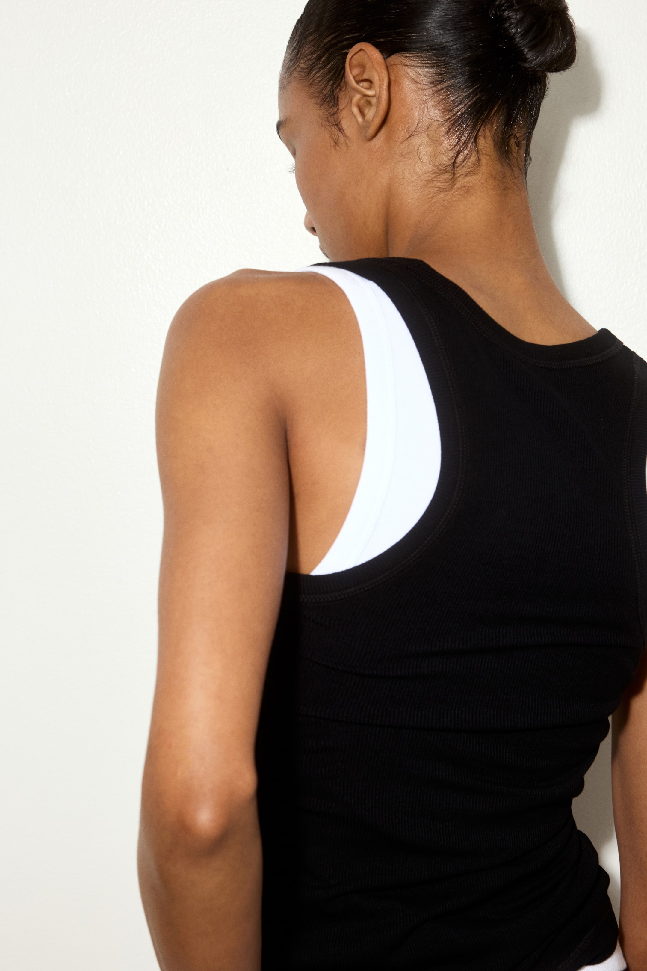 Женские топы H&M Ribbed Viscose Tank Top — фото 5