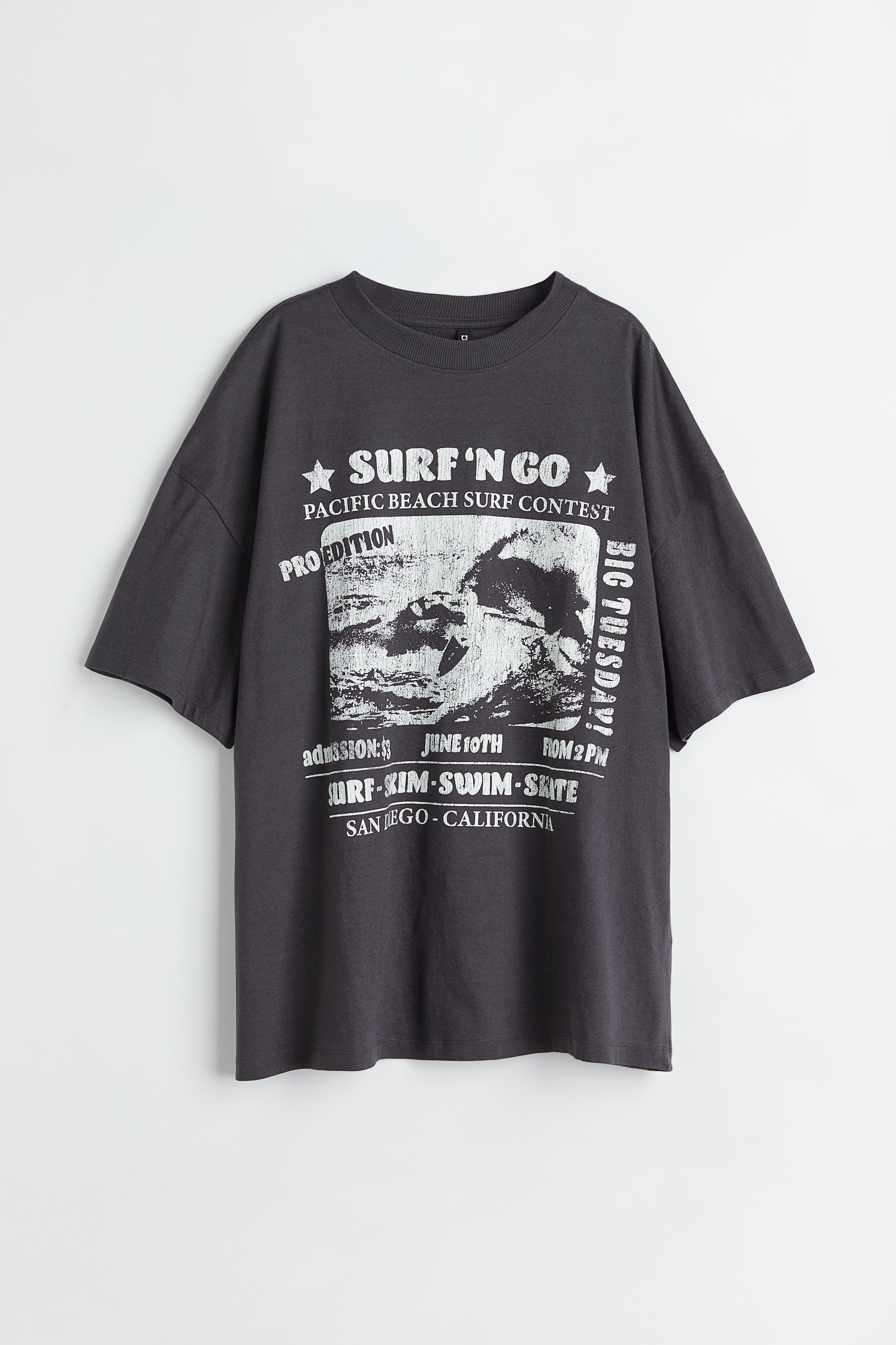 View larger image: Oversized printed T-shirt - Black/Surfer - Ladies | H&M 1
