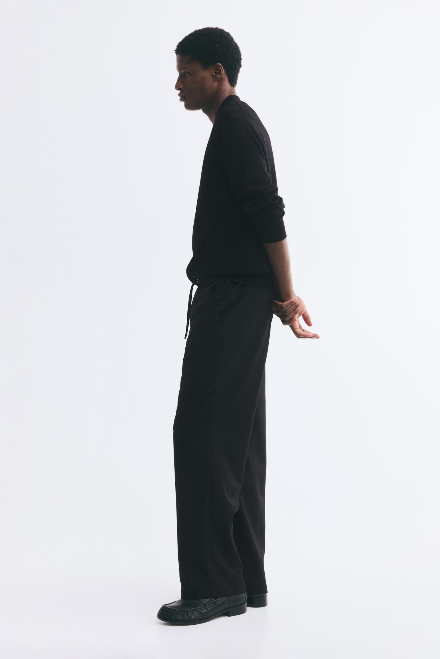 Мужские брюки H&M Relaxed Fit Trousers, цвет: Чёрный — фото 5