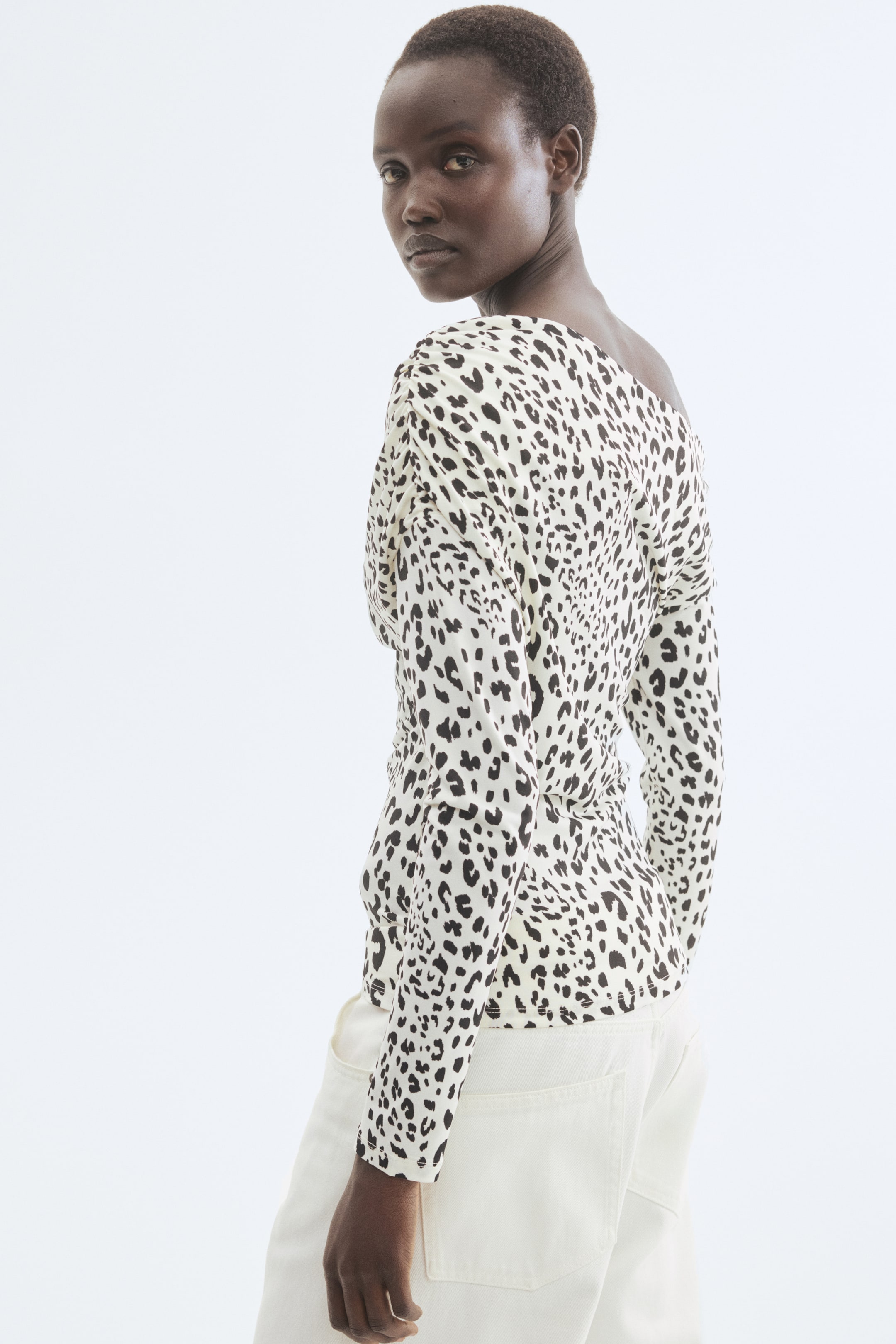 Haut asymétrique à effet drapé