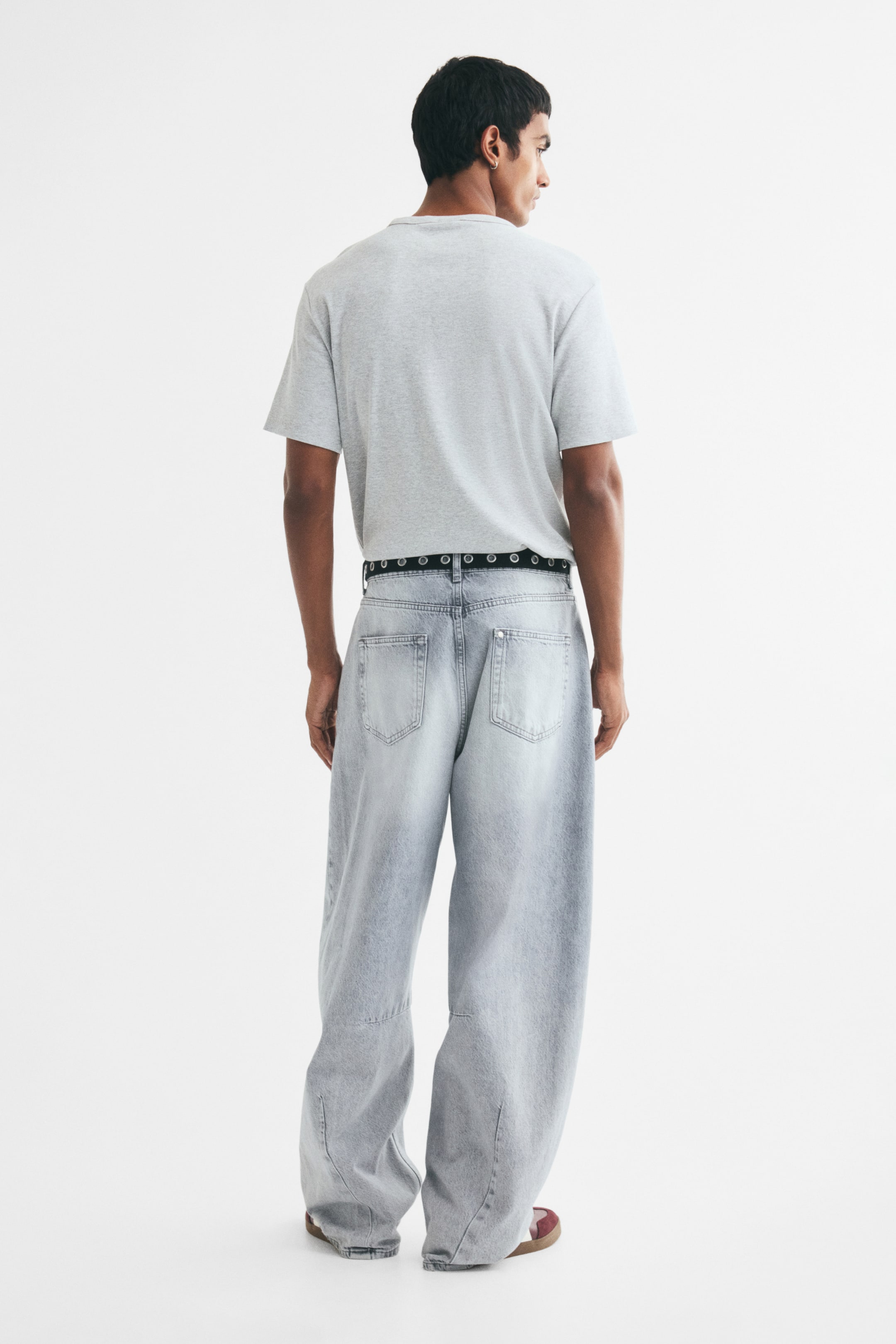 Baggy Barrel-Leg Jeans