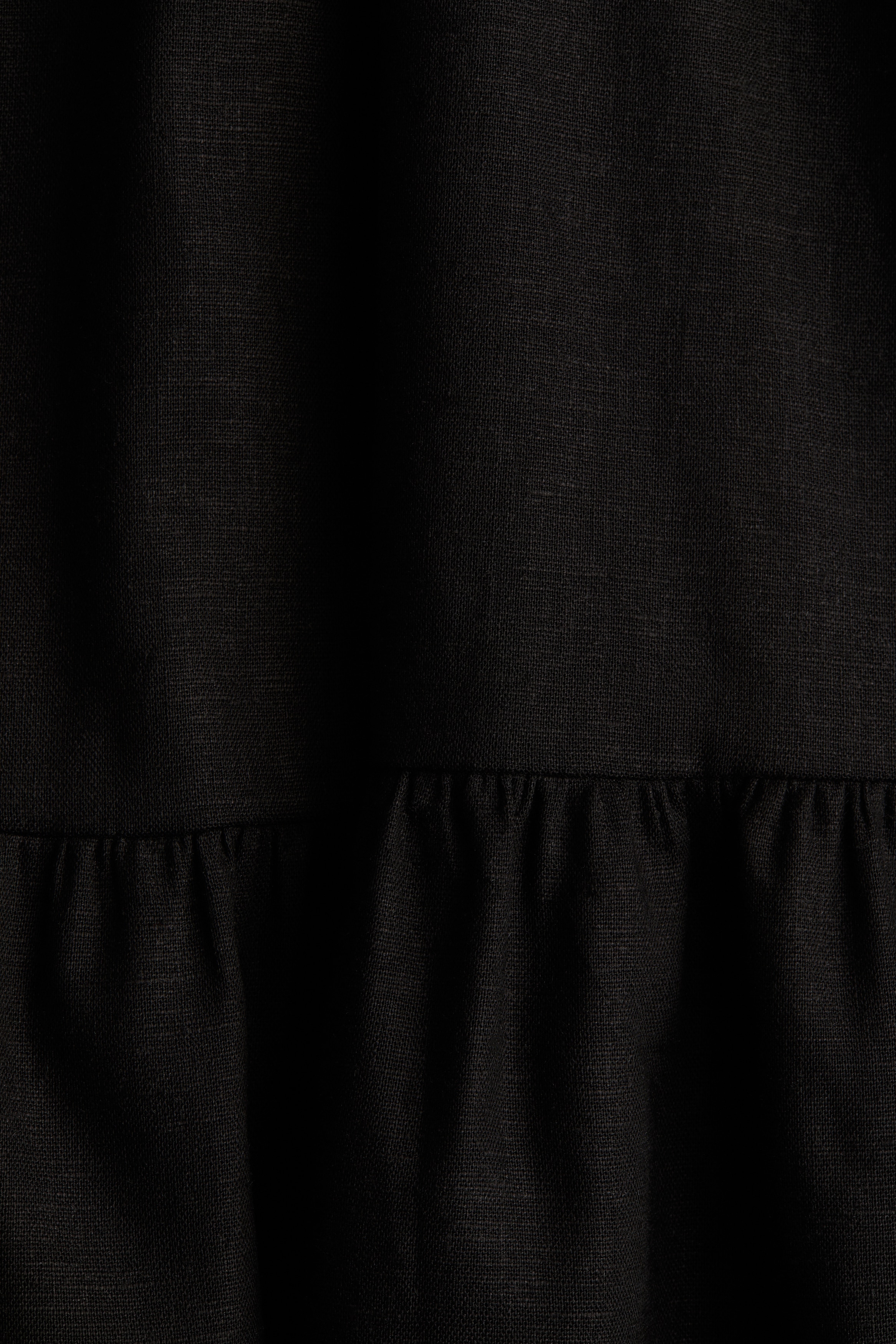 Ladies - Black Puff-Sleeved Dress - Size: 4XL - H&M Ladies - Black Puff-Sleeved Dress - Size: 4XL - H&M