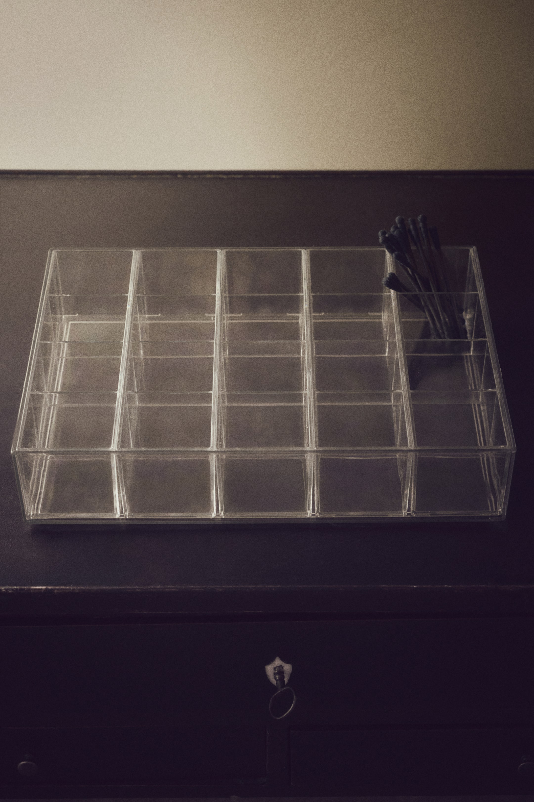 Zobrazit větší obrázek: Kosmetický organizér s možností úprav - Průhledná | H&M CZ 1