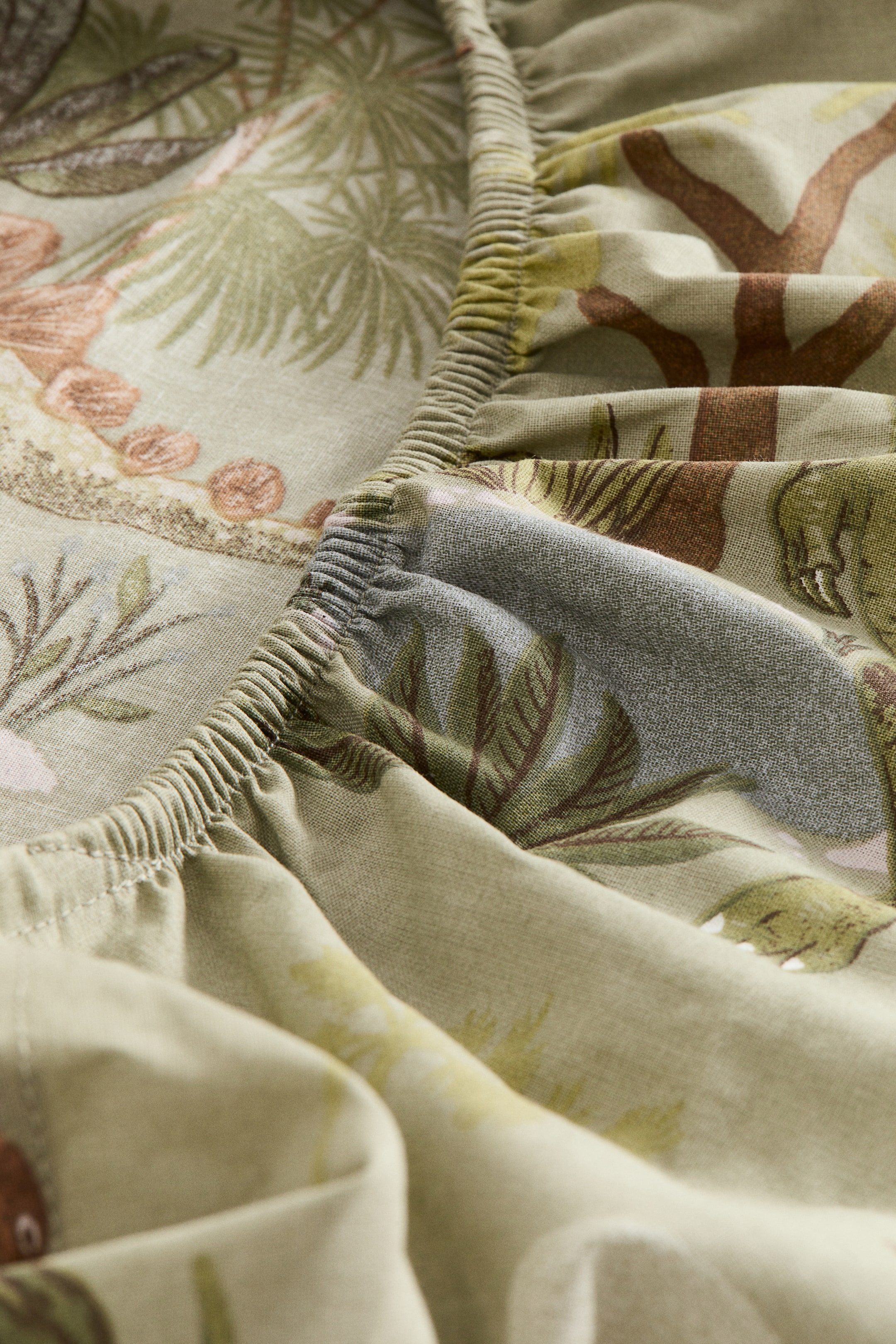 Visualizza immagine più grande: Lenzuolo con angoli in cotone fantasia - Verde/dinosauri - HOME | H&M IT 3