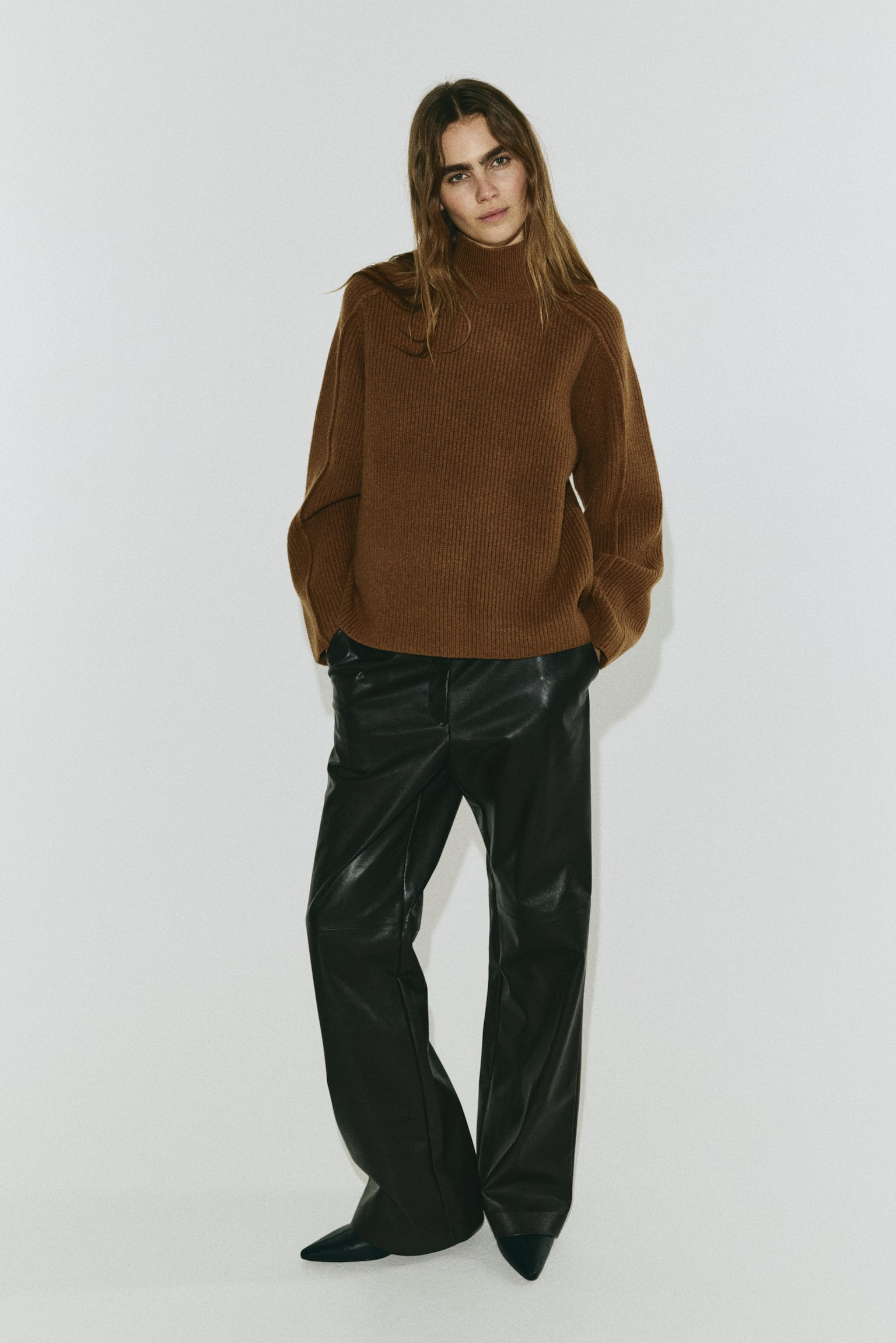 Rib-Knit Mock Turtleneck Sweater - Brown/Light beige - 4