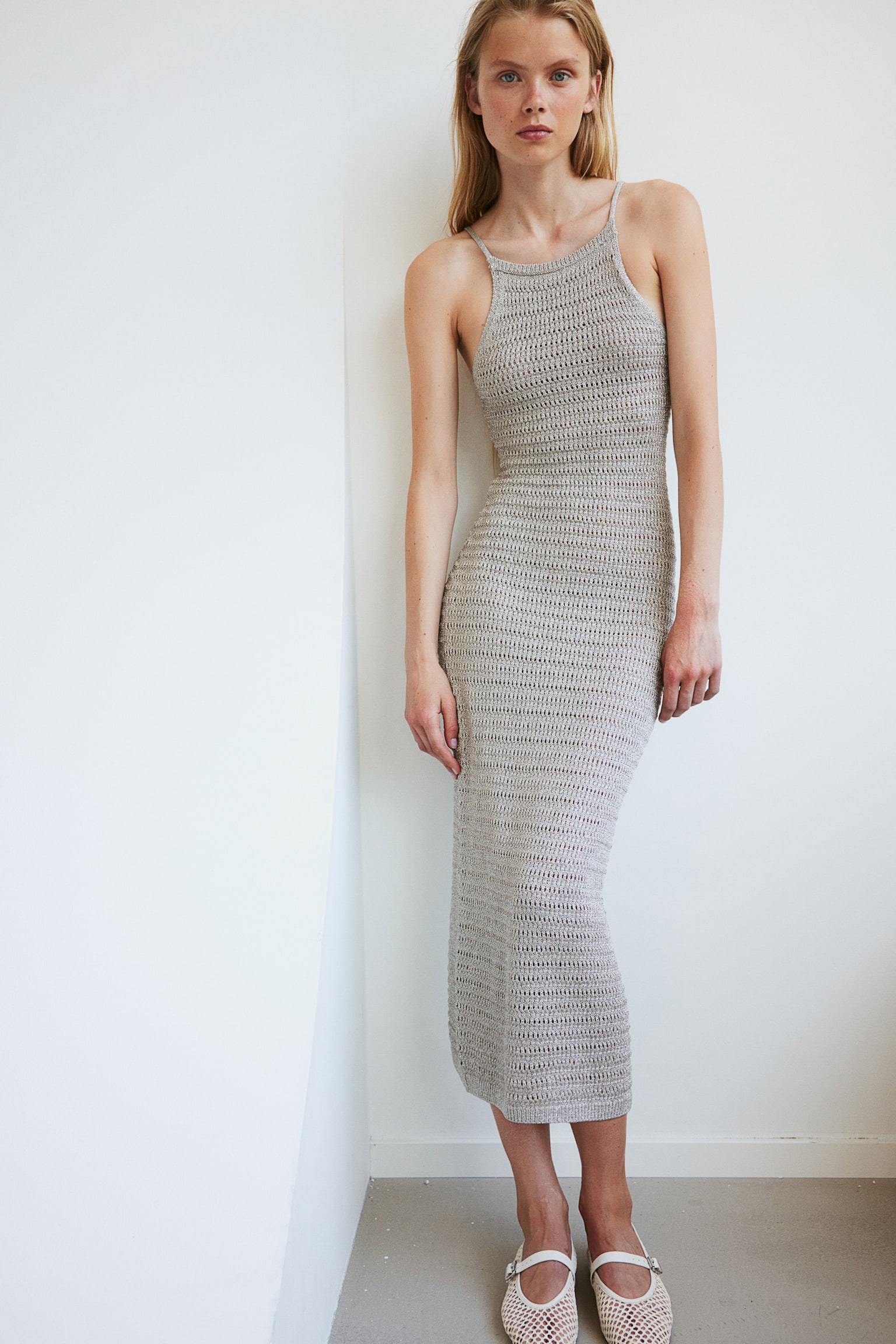 Shimmering strappy dress - Light grey/Silver colour - 7