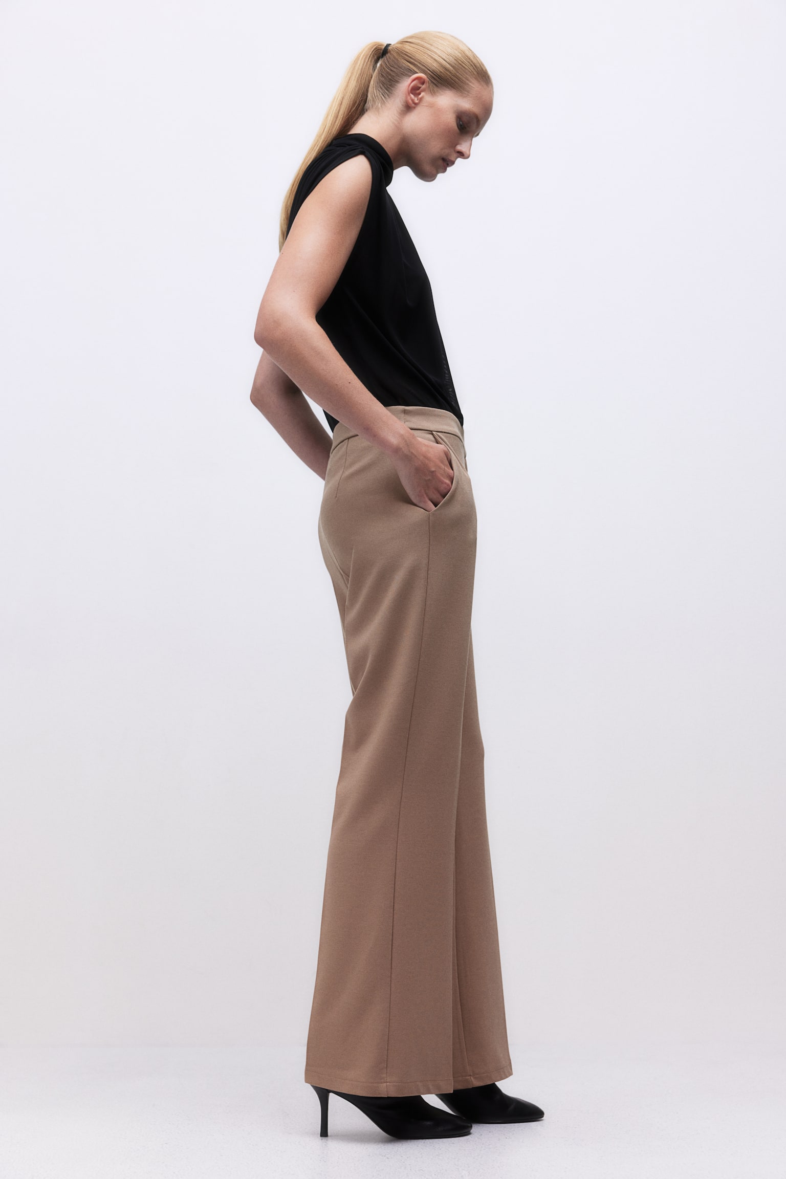 Flared jersey trousers - Beige/Black - 4