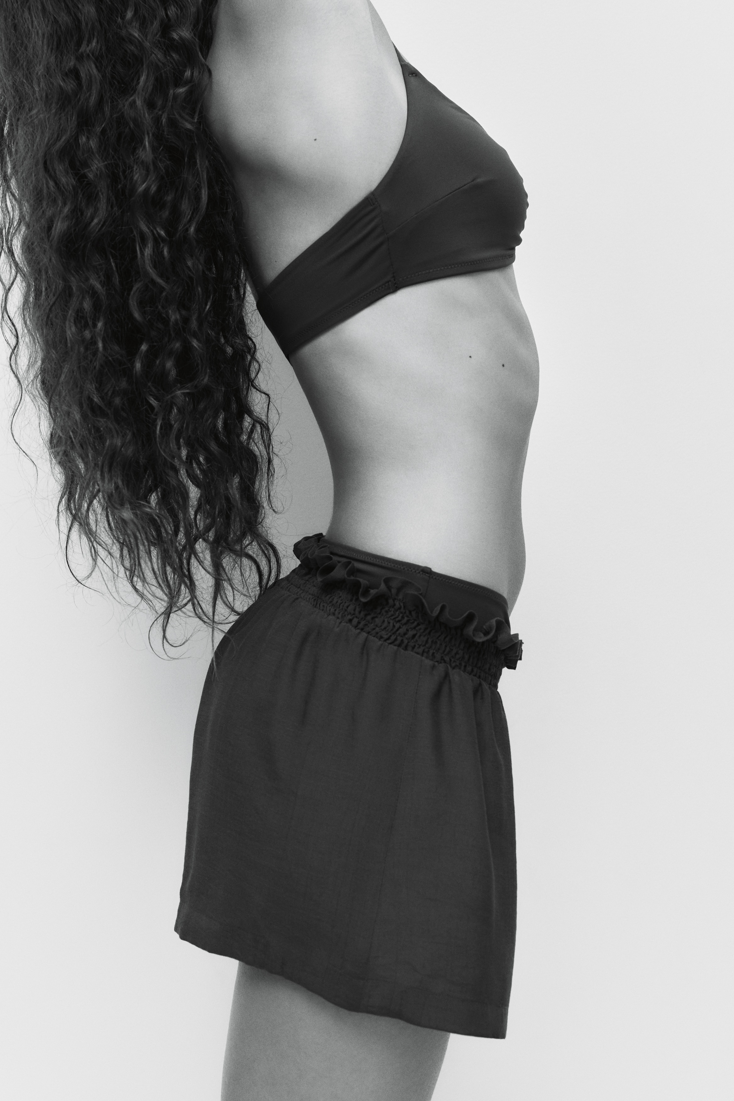 Crinkled pull-on shorts
