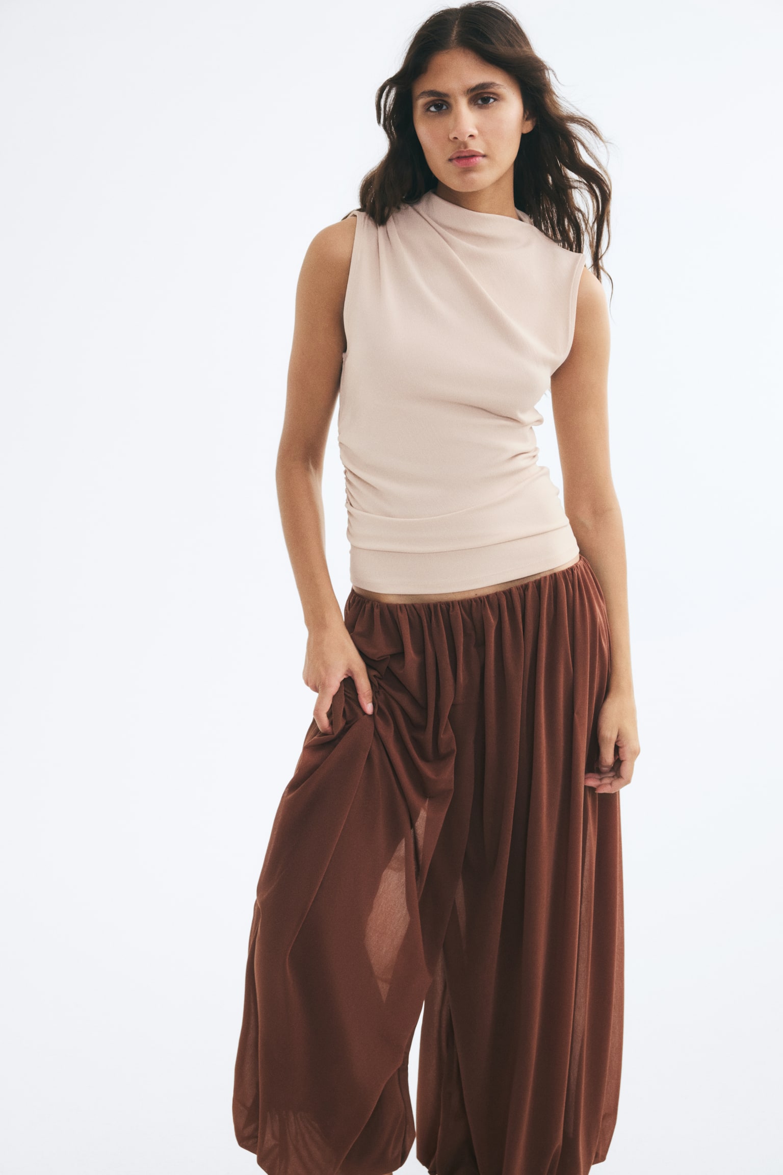 Женский топ H&M Draped Crinkled Top, цвет: Бежевый — фото 2