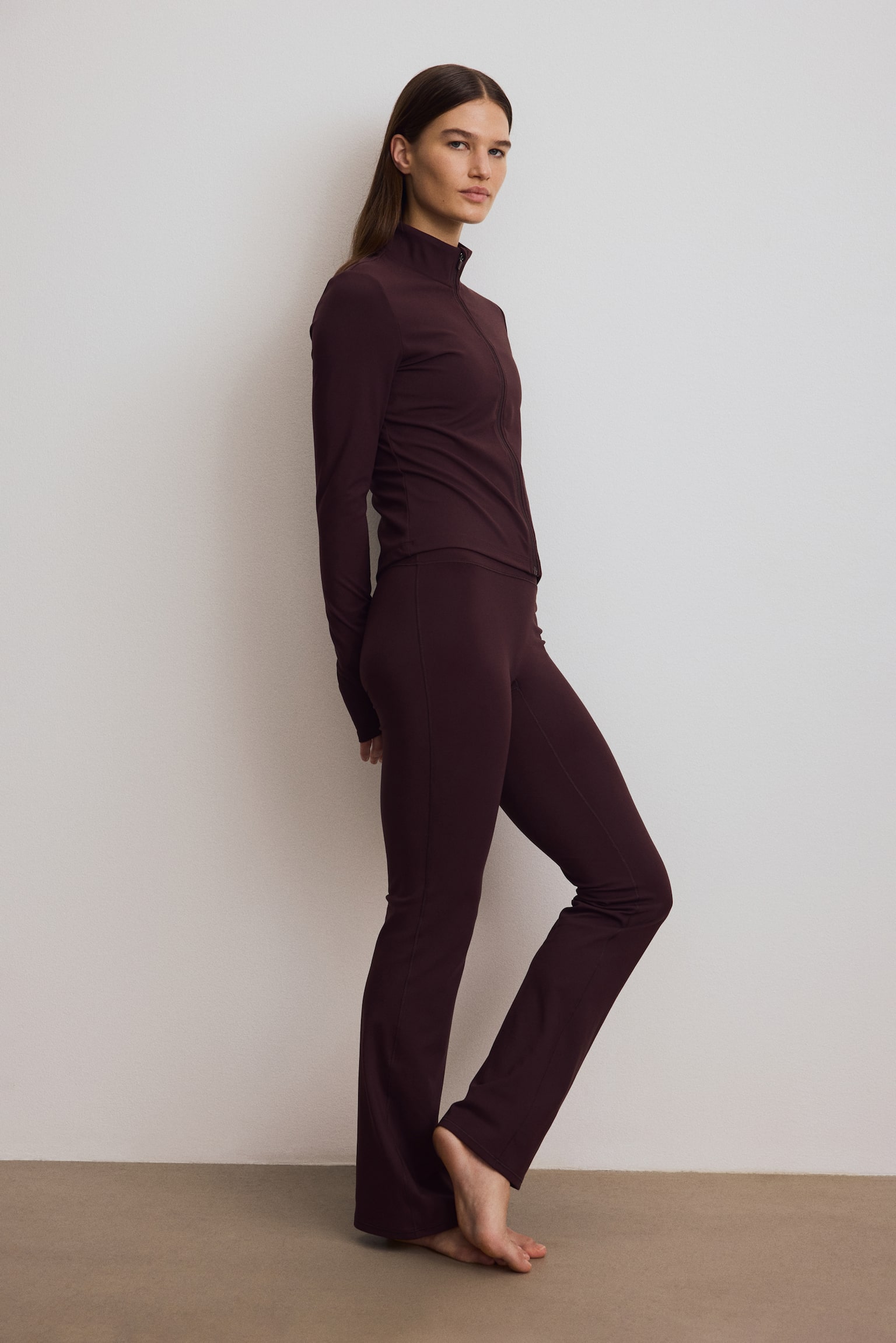 Veste de sport à fermeture éclair SoftMove™ - Prune chocolat/Noir/Crème/Lilas givré/Violet aubergine/Taupe clair/Beige foncé/Jaune pannacotta/Gris foncé/Gris foncé/Vert kaki/Brun/Vert foncé/Blanc/Bourgogne clair/Rose tendre/Rose clair - 4