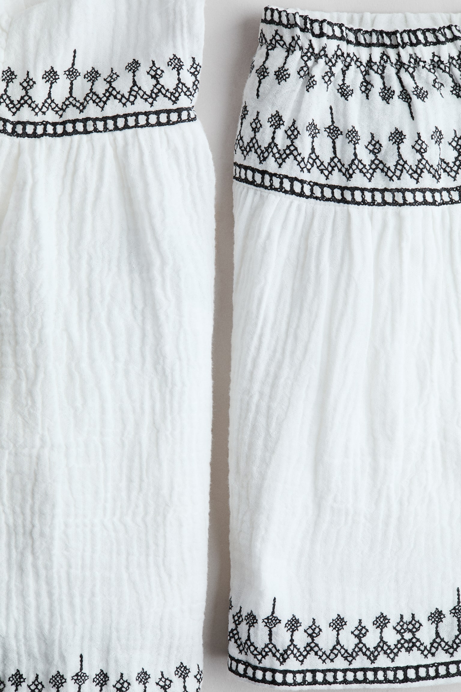 2-piece embroidery-detail muslin set - White - 4