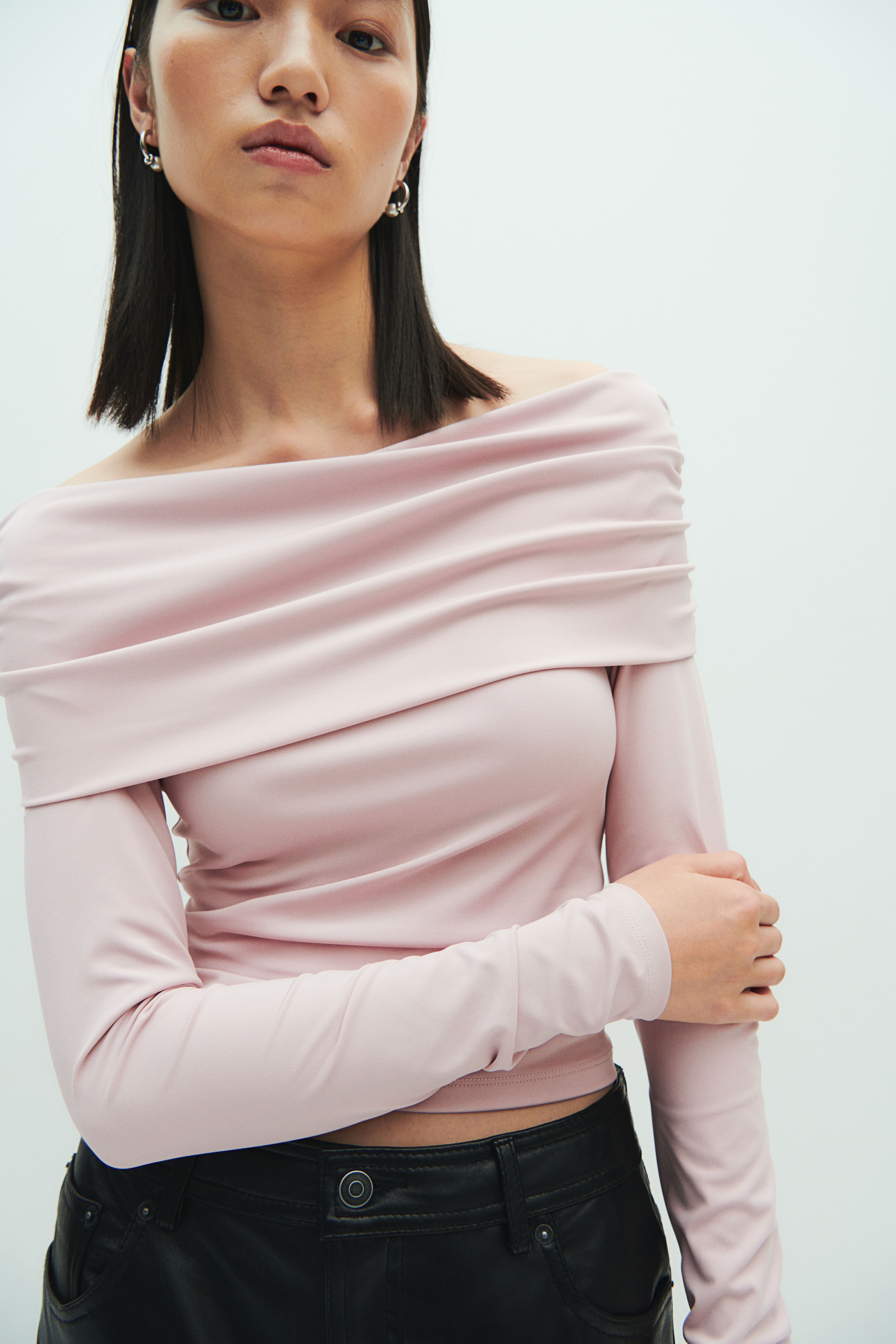 Fitted off shoulder pastel pink sale