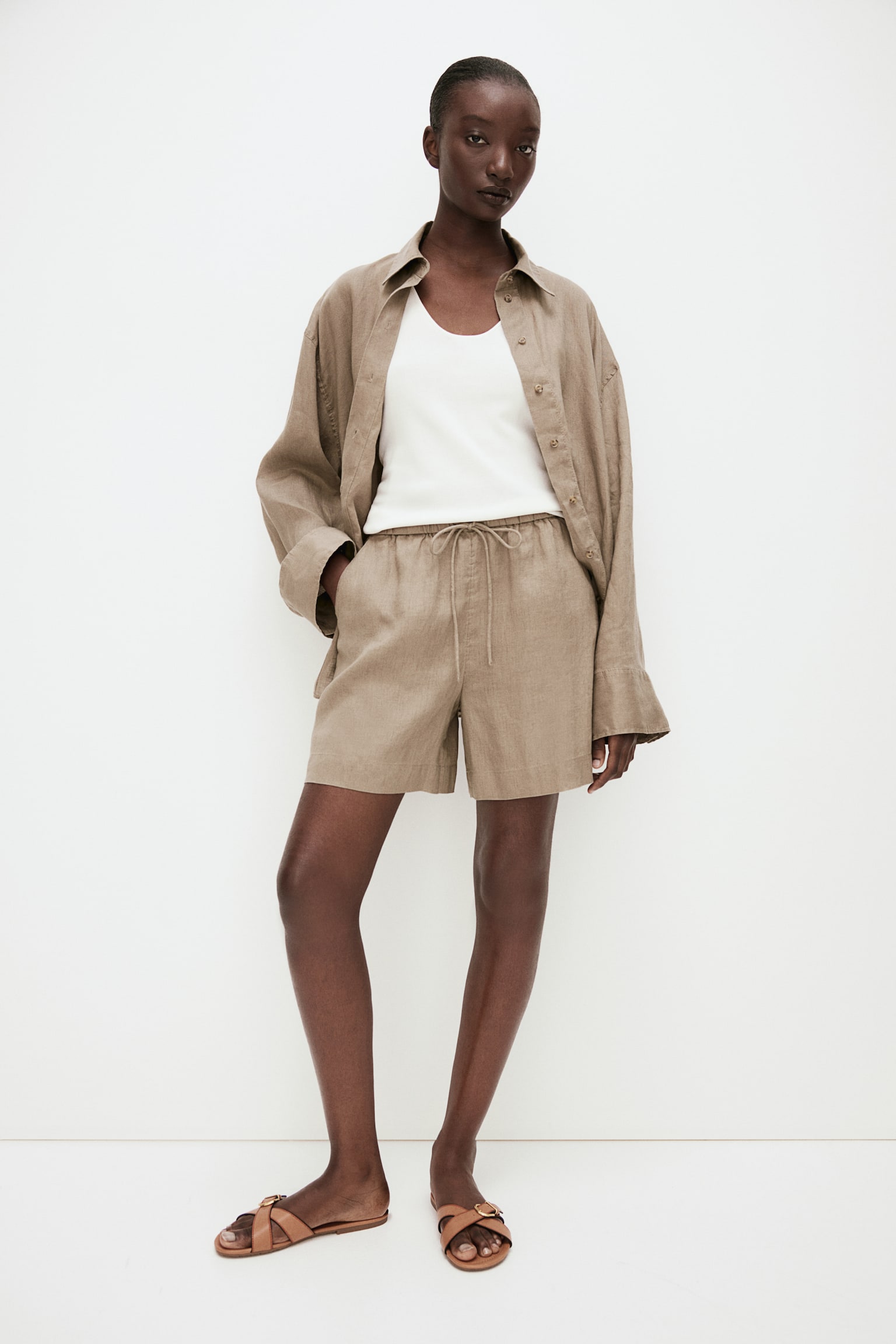 Linen Pull On Shorts - Dark beige/Dark grey/Light beige - 3