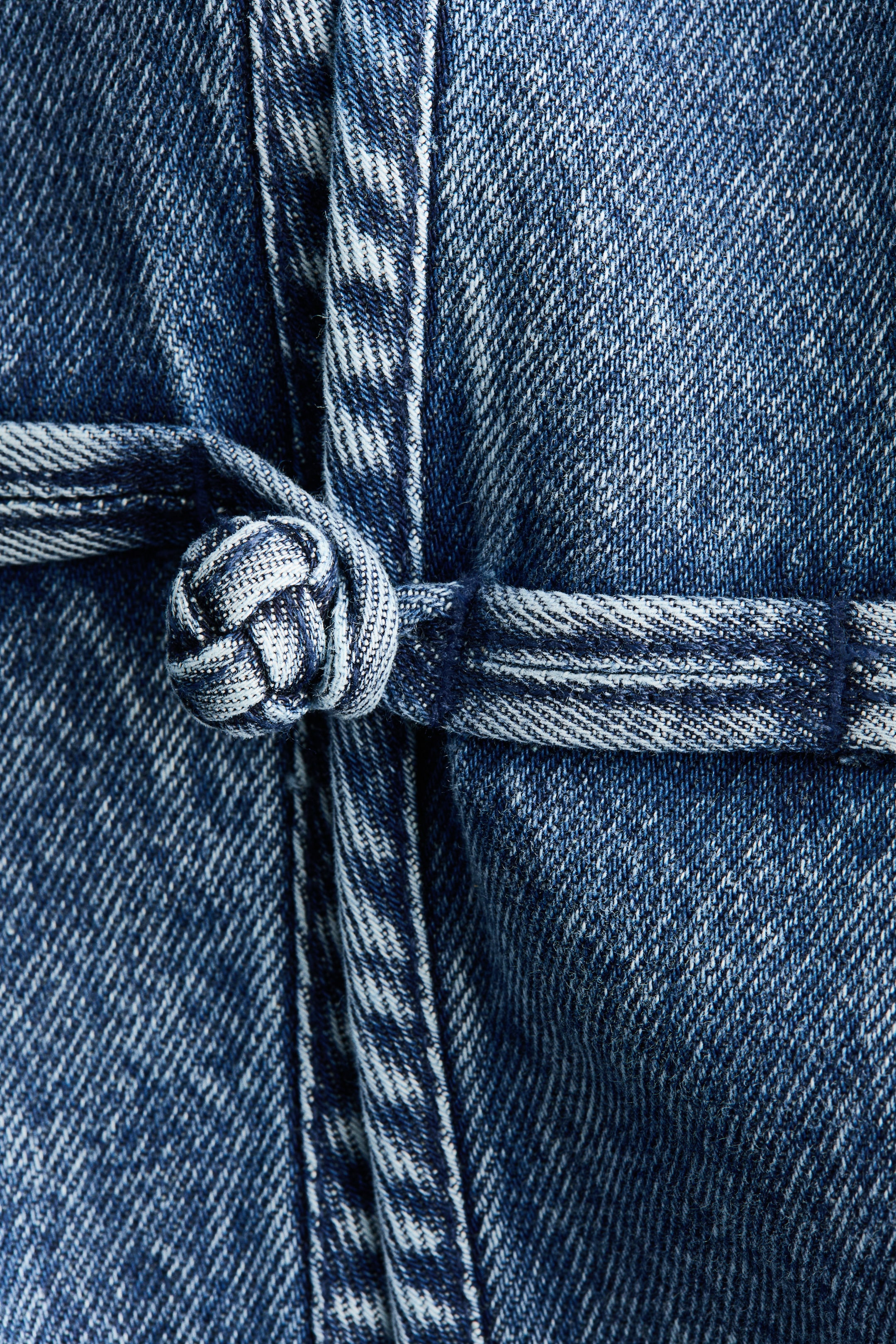 Женские куртки H&M Knot-Button Denim Jacket — фото 6