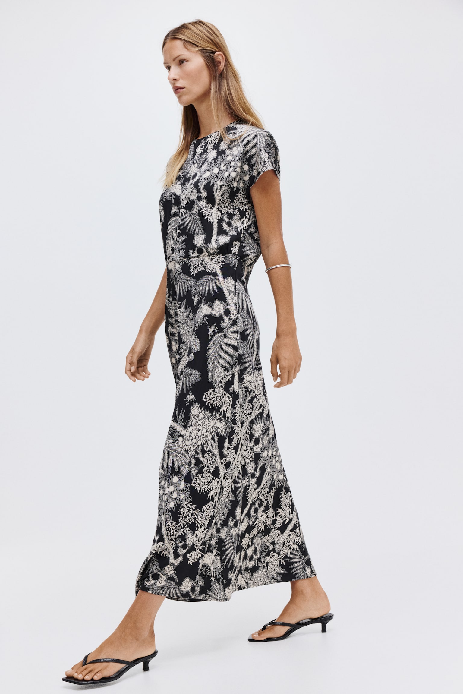 Vestido de satín con mangas japonesas - Negro/Diseño - 4