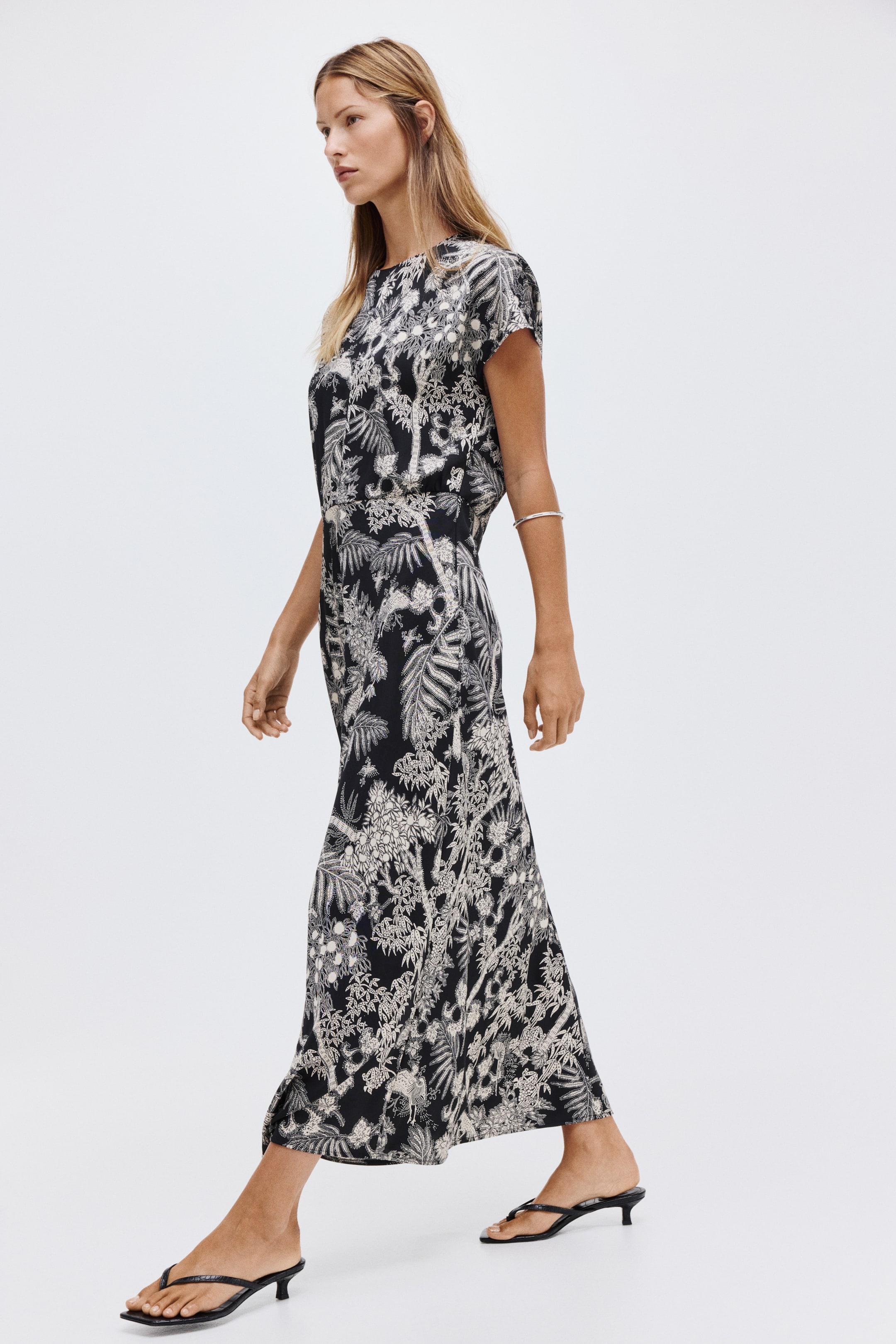 查看大圖: 蓋袖綢緞洋裝 - 黑色/印花 - Ladies | H&M HK 4