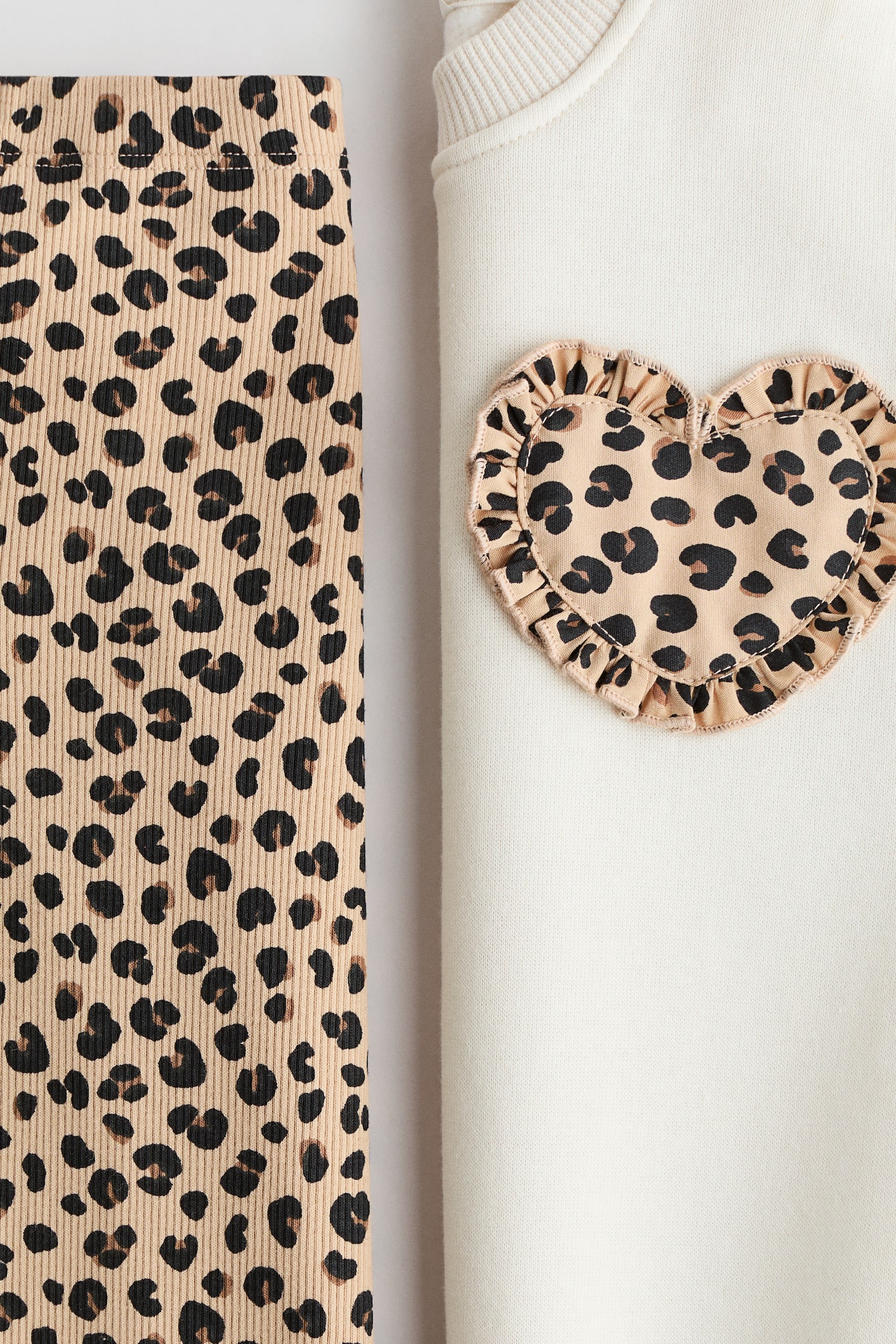 2-piece sweatshirt and leggings set - Cream/Leopard print/Light pink/Floral - 2