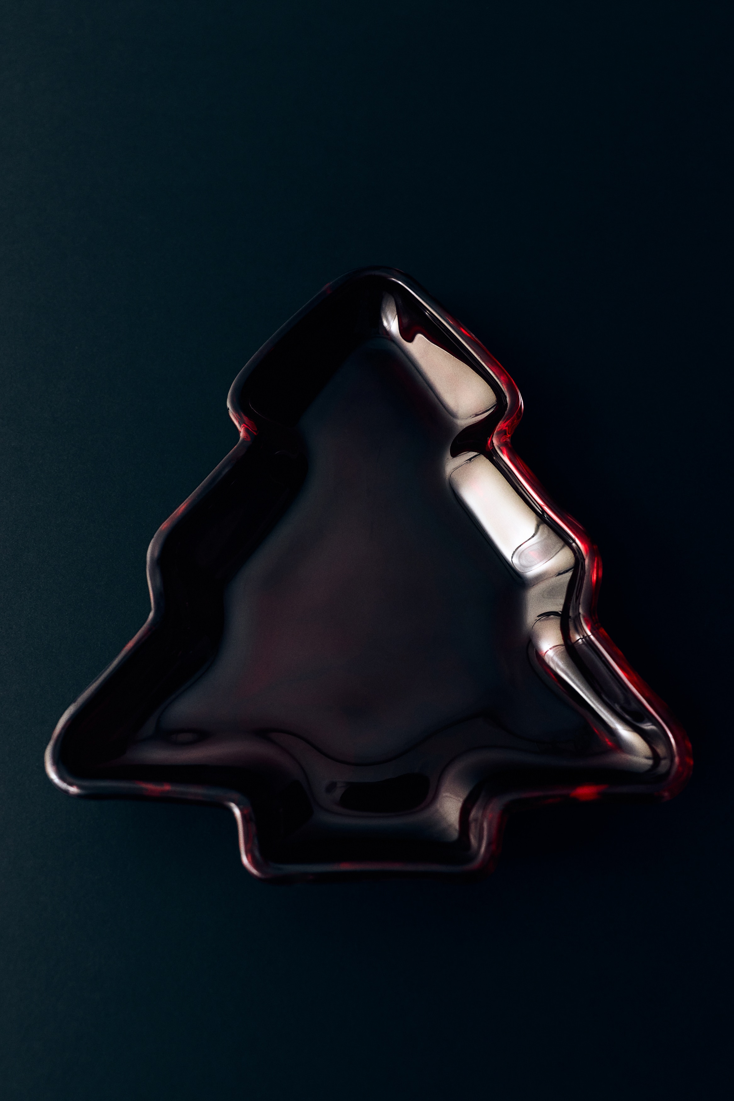 Fir tree-shaped glass tray
