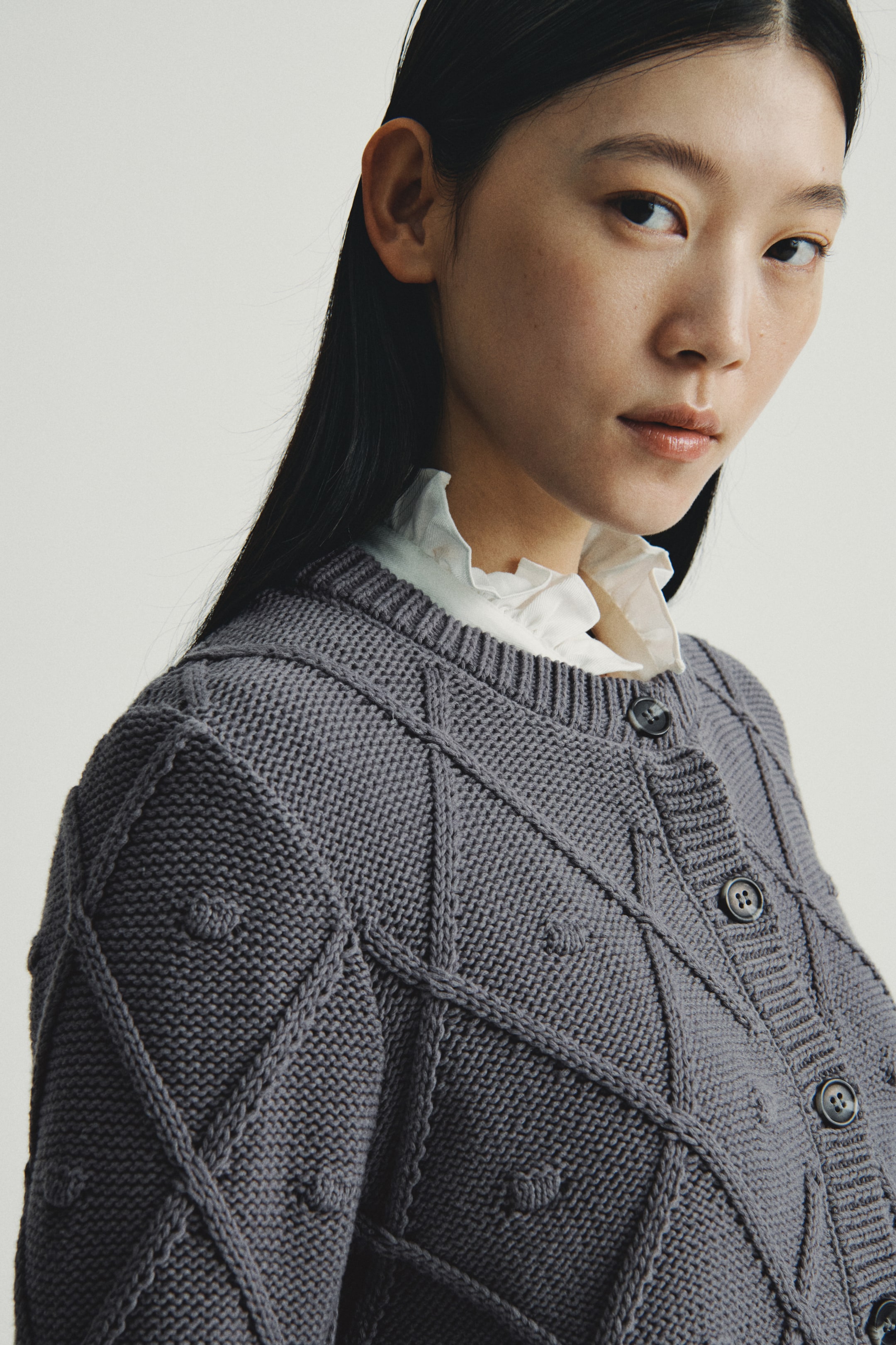 拡大画像を表示: ケーブルニットカーディガン - グレー - レディース | H&M JP 5