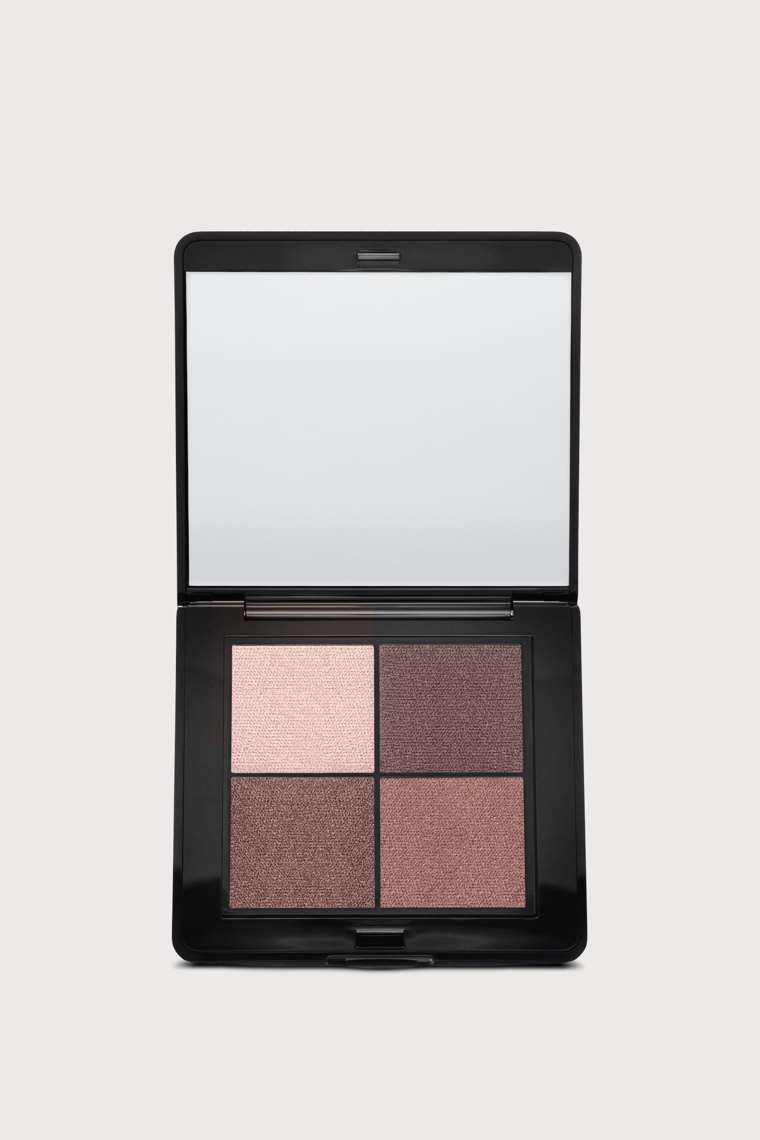 Eye shadow quad - Nice Mauves/Feeling Peach/Rock Me/Dreams come Ecru/Box of Chocs/Earthly Desires/Heart and Soul - 1